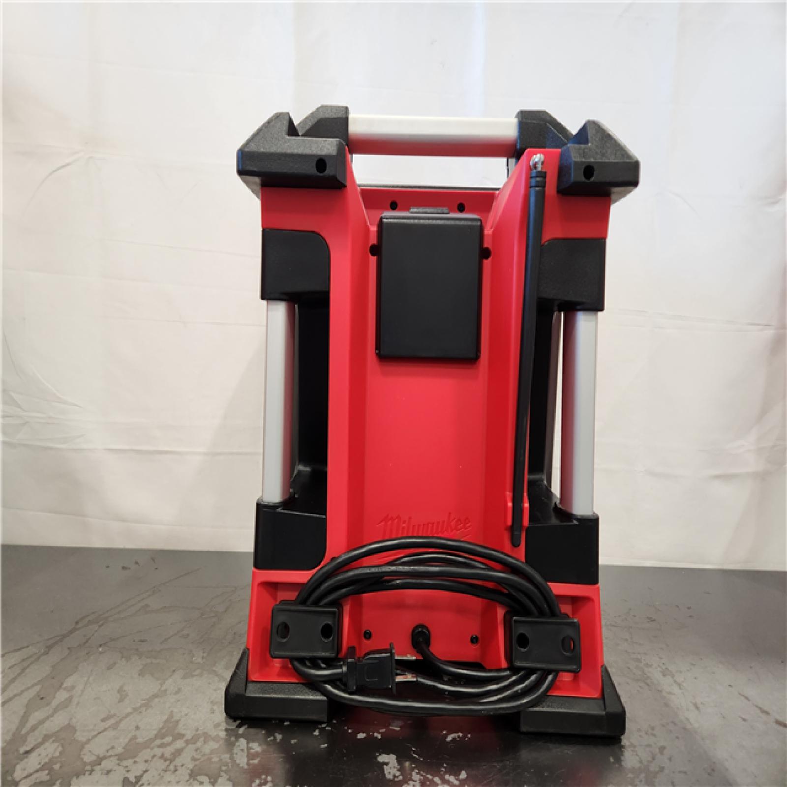 AS-IS- Milwaukee M18 Lithium-Ion Cordless Jobsite Radio/Charger