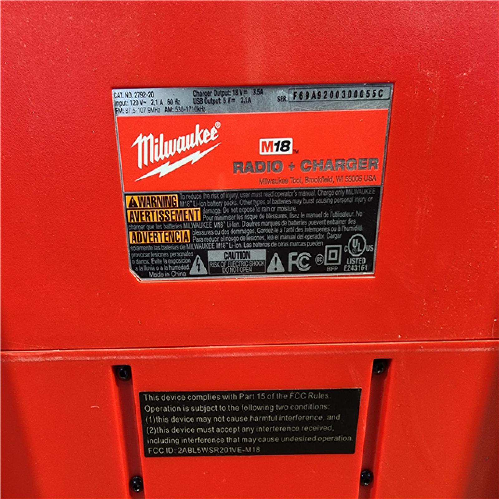 HOUSTON LOCATION - AS-IS M18 Lithium-Ion Cordless Jobsite Radio/Charger (TOOL ONLY)