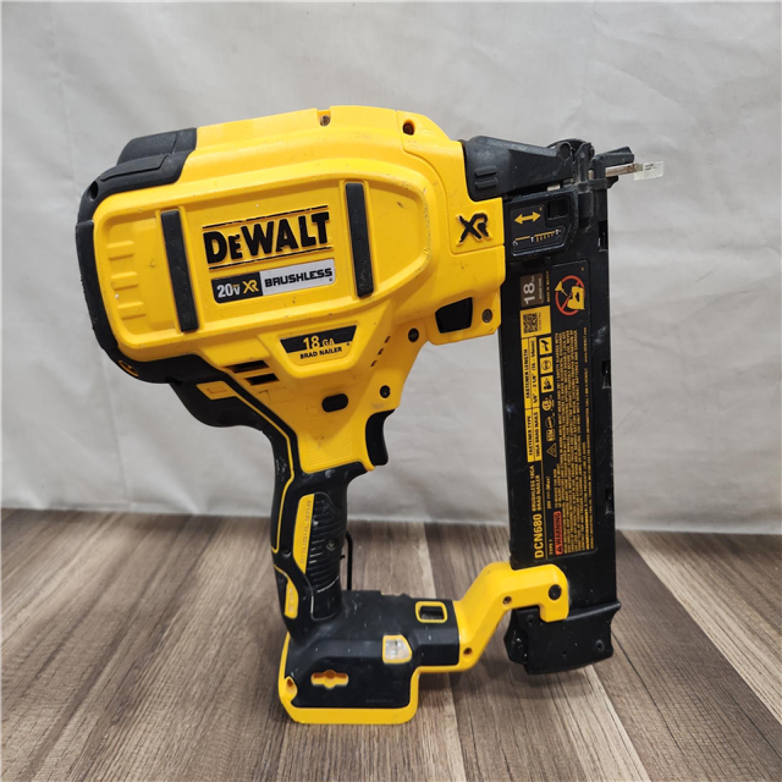 AS-IS- DeWalt 20V MAX XR Lithium-Ion Cordless 18-Gauge Brad Nailer (Tool Only)