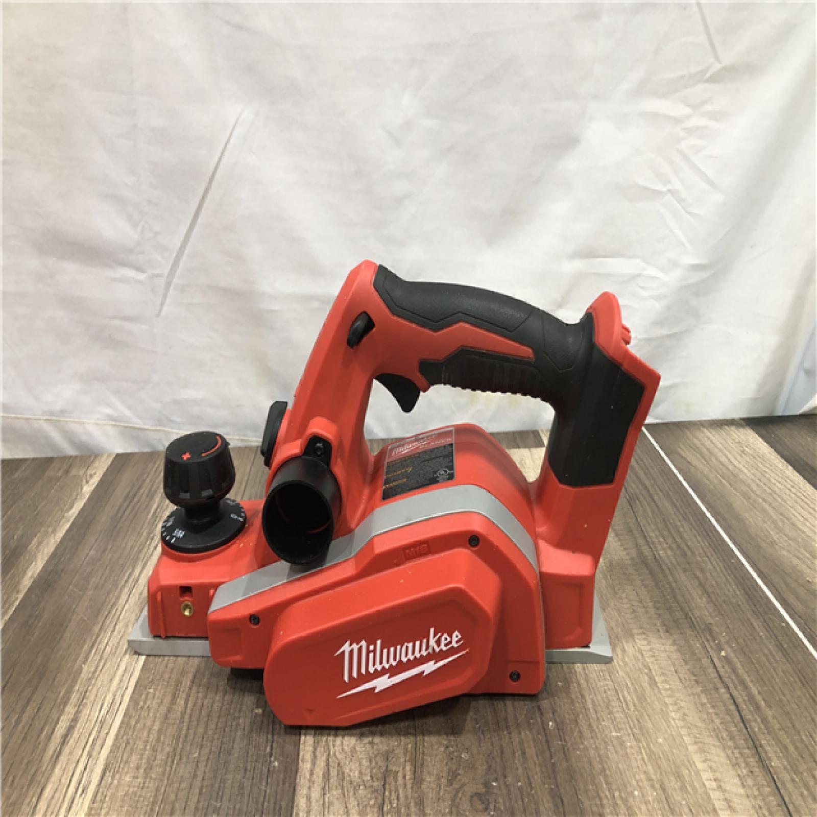 AS-IS Milwaukee 18V Lithium-Ion Cordless 3-1/4 in. Planer (Tool-Only)