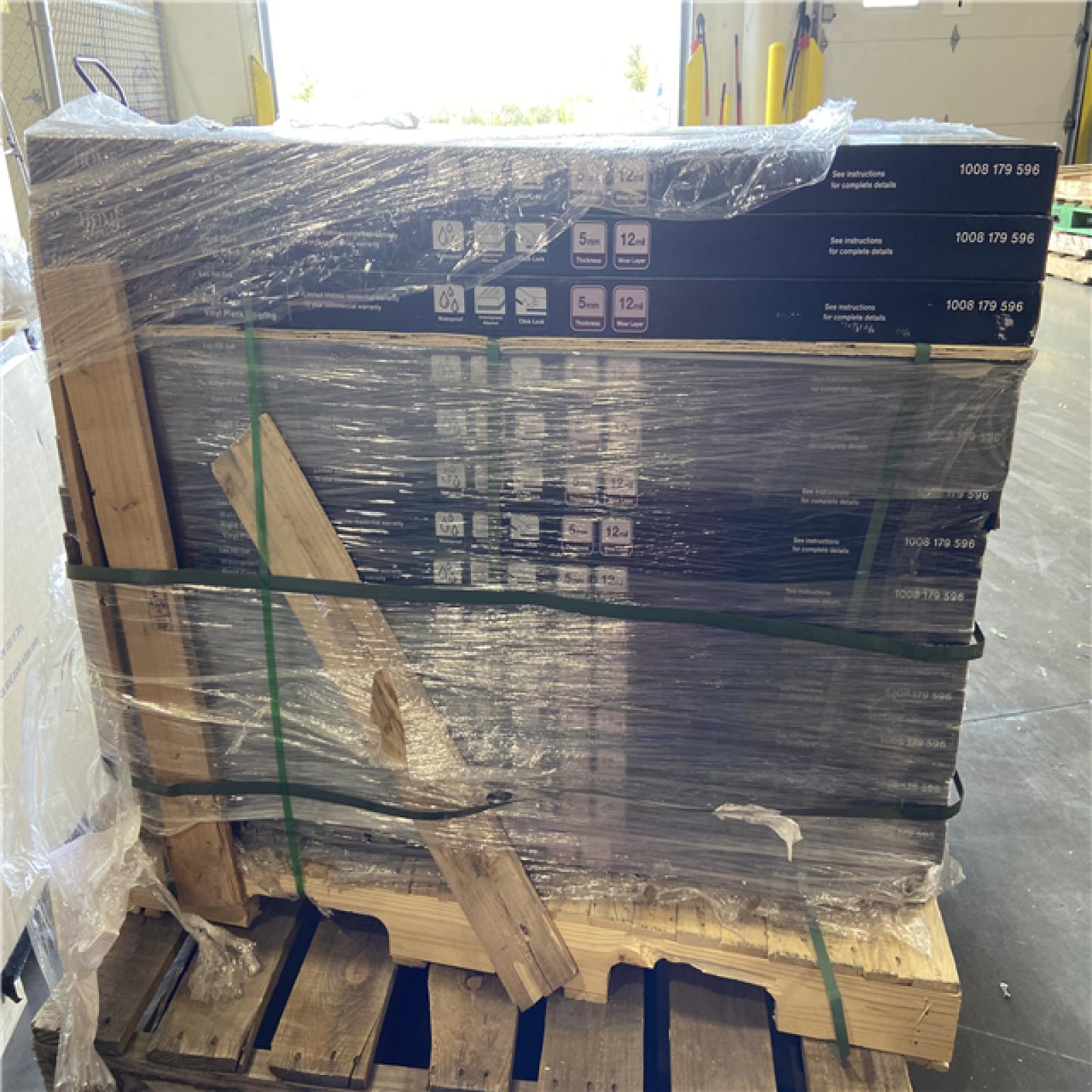 DALLAS LOCATION - Home Decorators Collection Leo Hill Oak 12 MIL x 7 in. W x 48 in. L Waterproof Click Lock Luxury Vinyl Plank Flooring (23.8 sq.ft. /Case) - 52 CASES