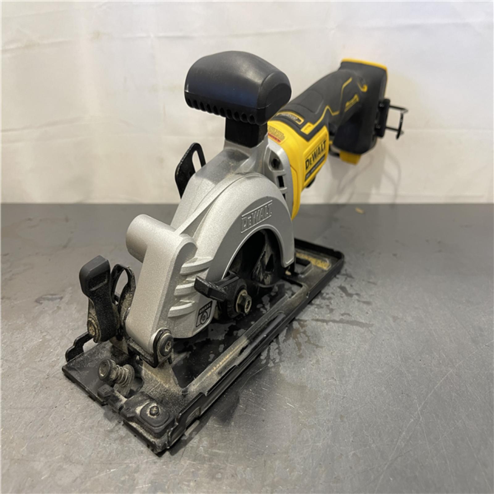 AS-IS - DEWALT ATOMIC 20V MAX Cordless Brushless 4-1/2 in. Circular Saw