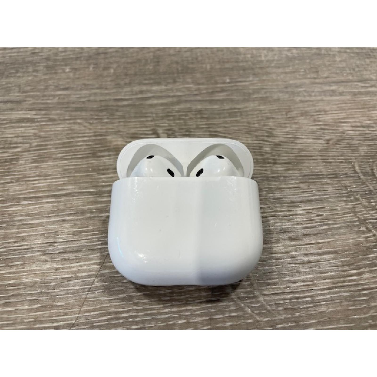 AS-IS Apple Airpods 4 Wireless Charging Case