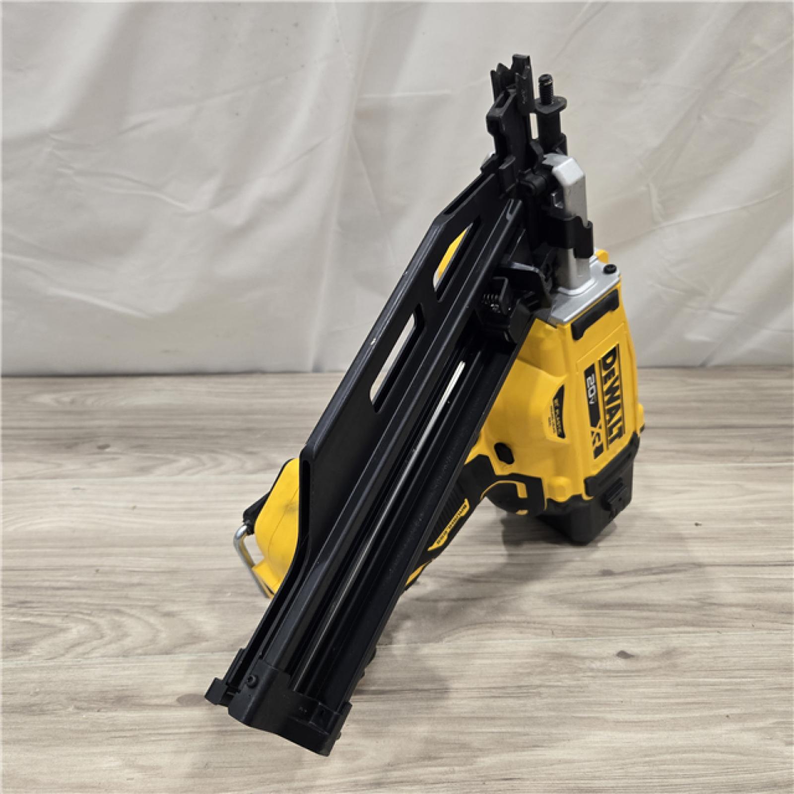 AS-IS DEWALT 20-Volt 21° Cordless Framing Nailer (Tool-Only)