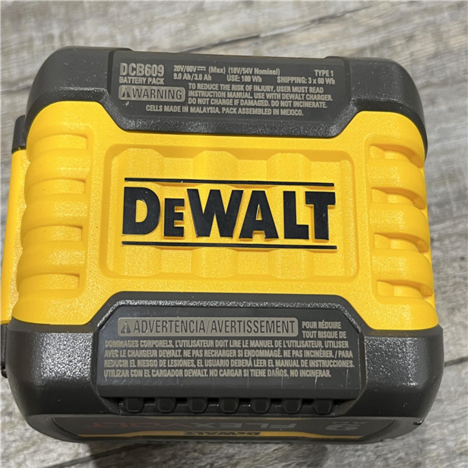 AS-IS DEWALT 20V/60V MAX FLEXVOLT Lithium-Ion 9.0Ah Battery and Charger Starter Kit