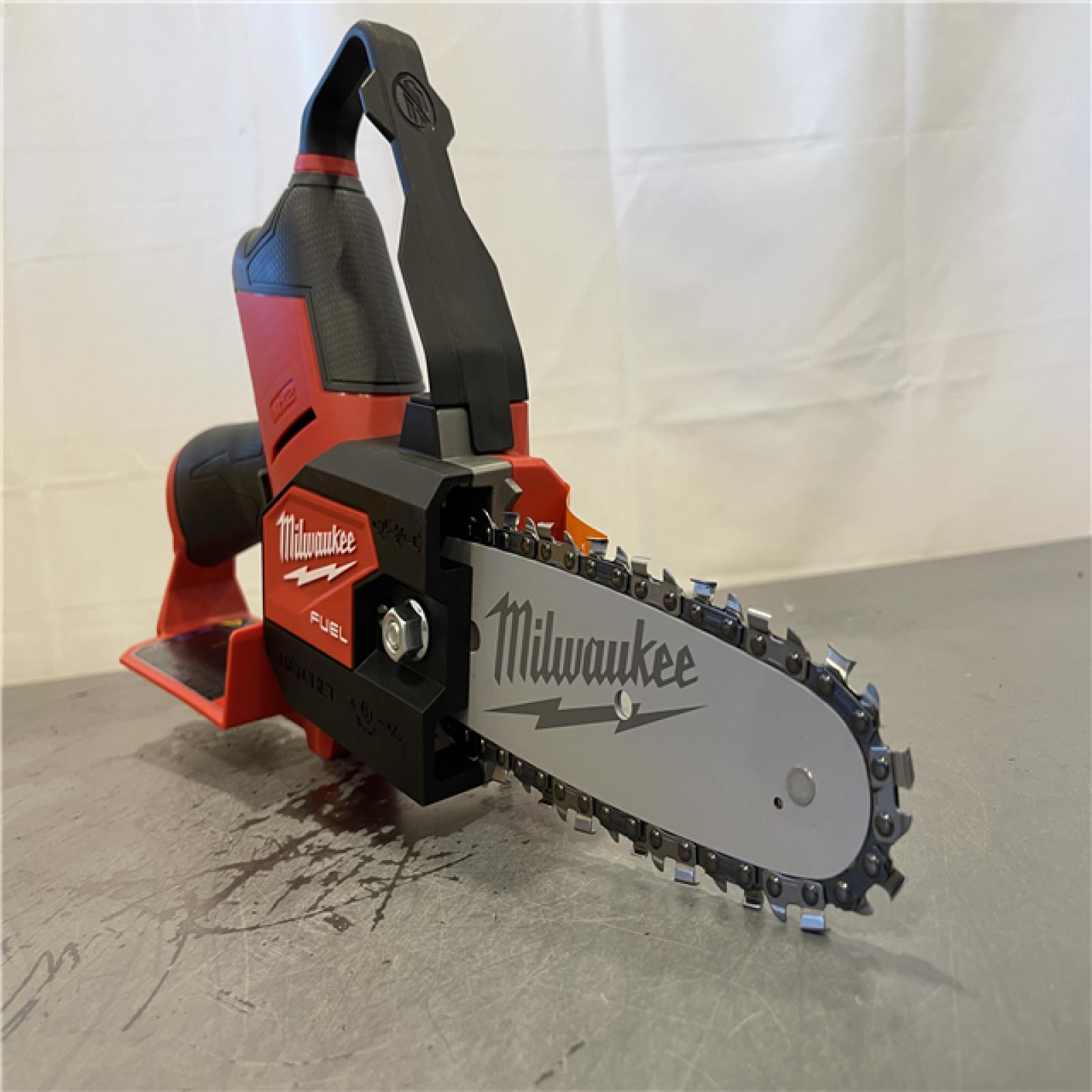 AS-IS- Milwaukee M12 FUEL 6 in. 12V Lithium-Ion Brushless Cordless Pruning Saw HATCHET