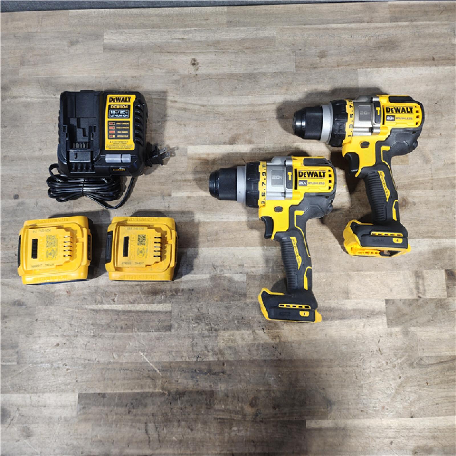 HOUSTON LOCATION - AS-IS DEWALT 2 TOOL COMBO KIT W/ (2) BATTERY & CHARGER