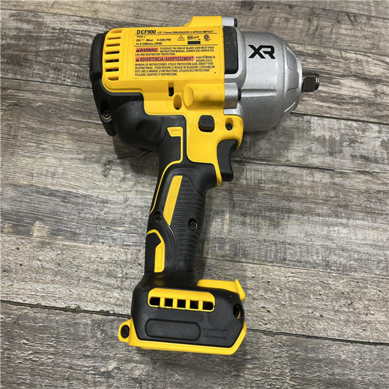 AS-IS DEWALT 20V MAX Lithium-Ion Cordless 1/2 in. Impact Wrench Kit