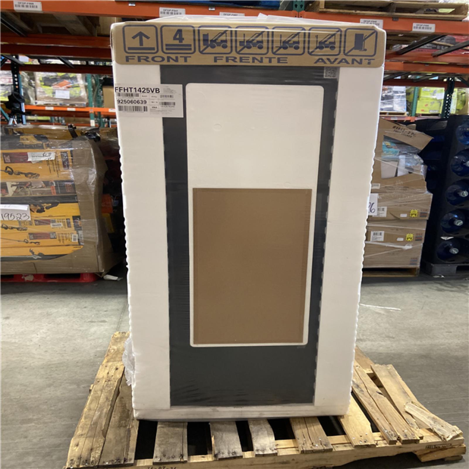 DALLAS LOCATION - Frigidaire 27.6 in. 14 cu. ft. Top Freezer Refrigerator in Black, ENERGY STAR