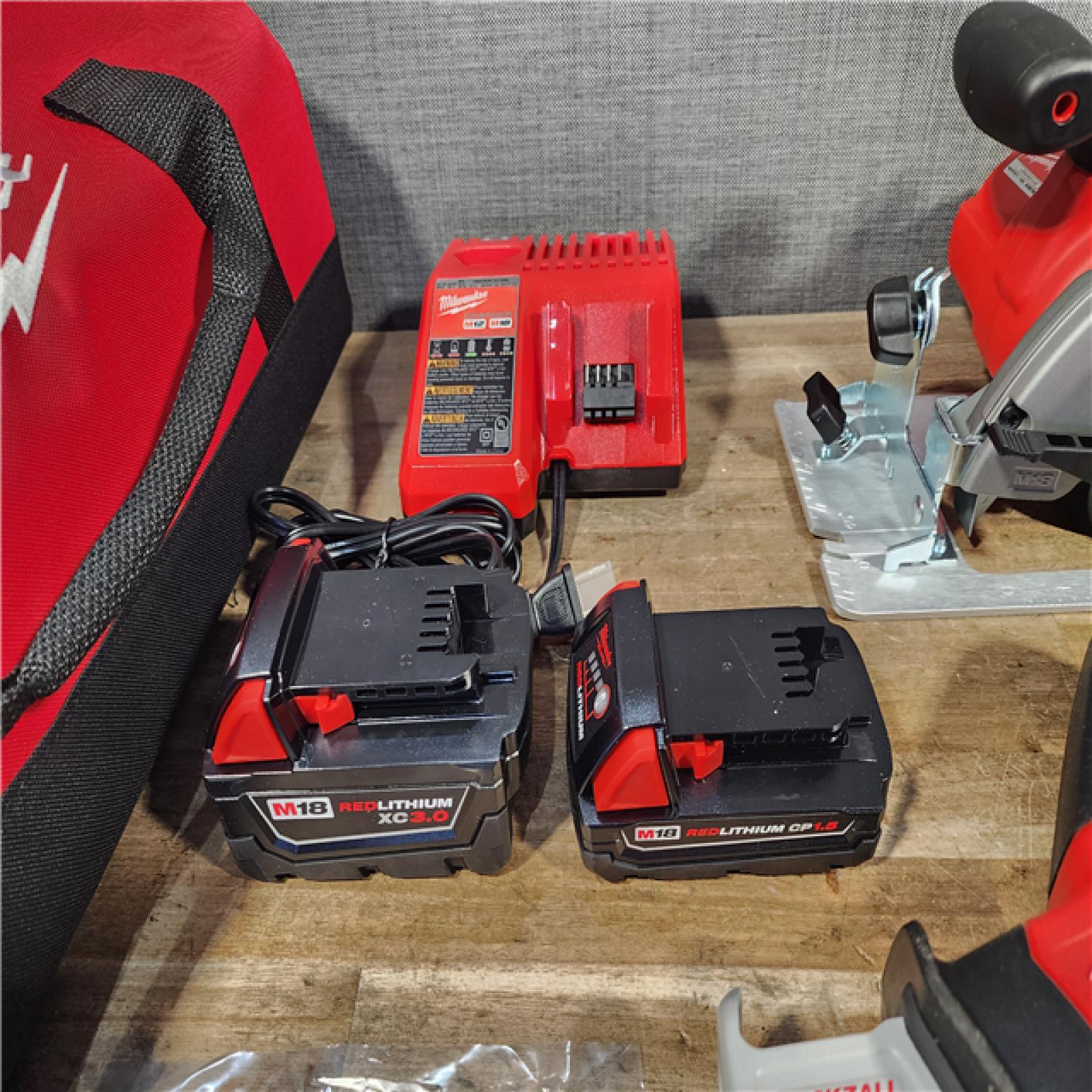 HOUSTON LOCATION - AS-IS Milwaukee M18 18V Lithium-Ion Cordless 5 Tool Combo Kit