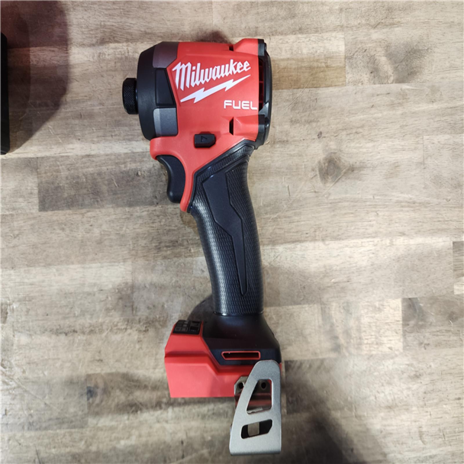 HOUSTON LOCATION - AS-IS (APPEARS LIKE NEW) Milwaukee M18 FUEL 1/4 Hex Impact Driver Kit