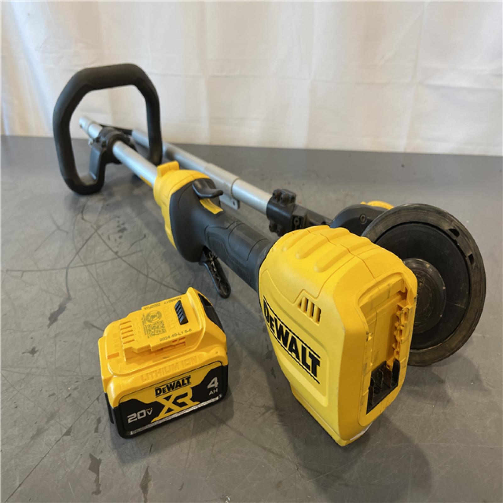 AS-IS - DeWalt 20V MAX 13 in. Cordless Battery Powered String Trimmer Kit