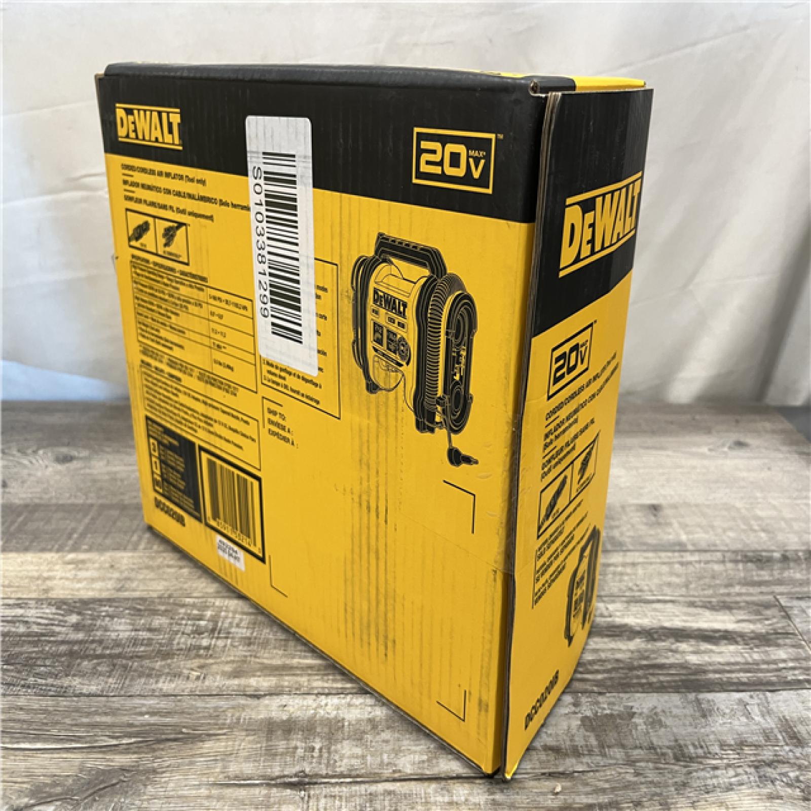 NEW - DEWALT 20V MAX Cordless Electric Portable Inflator (Tool Only)