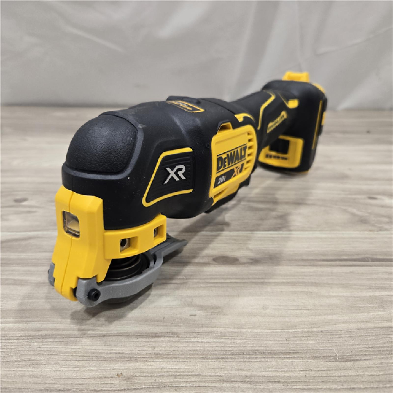 AS-IS DEWALT 20V MAX XR Cordless Oscillating Multi-Tool DCS356B (Tool-Only)