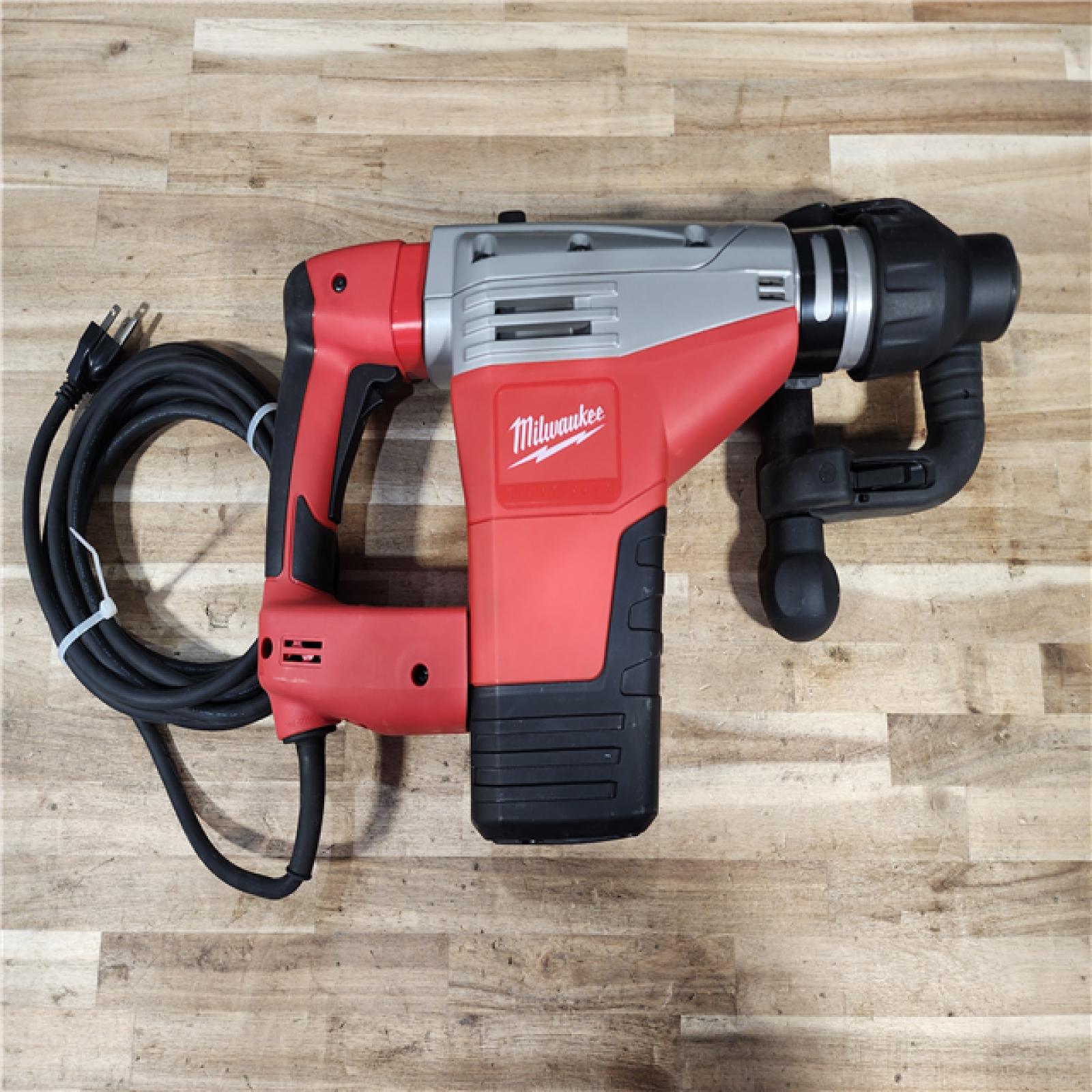 HOUSTON LOCATION - AS-IS Milwaukee 5446-21 SDS Max Demolition Hammer