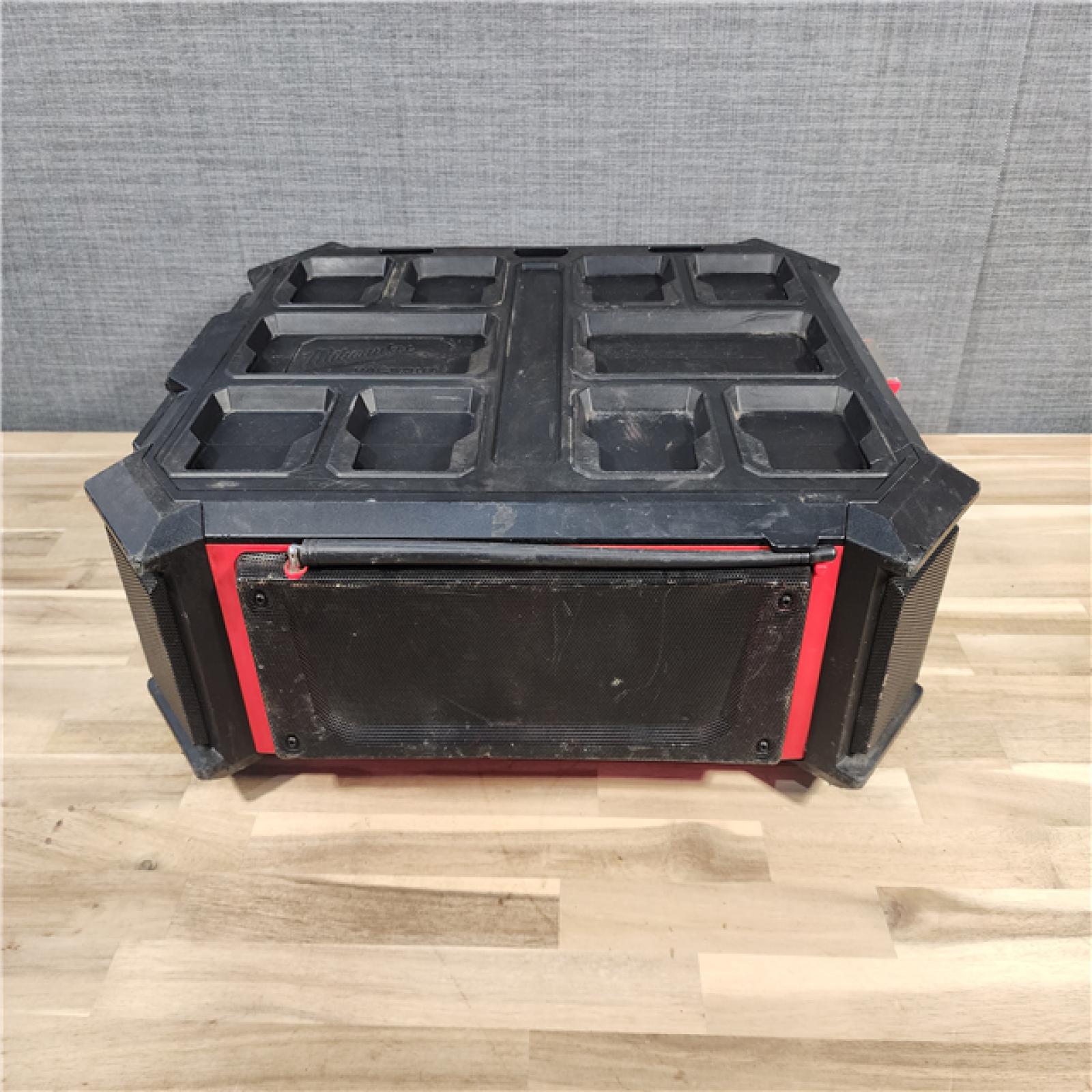 HOUSTON LOCATION - AS-IS Milwaukee 2950-20 18V M18 PACKOUT Lithium-Ion Cordless Radio + Charger (Tool Only)