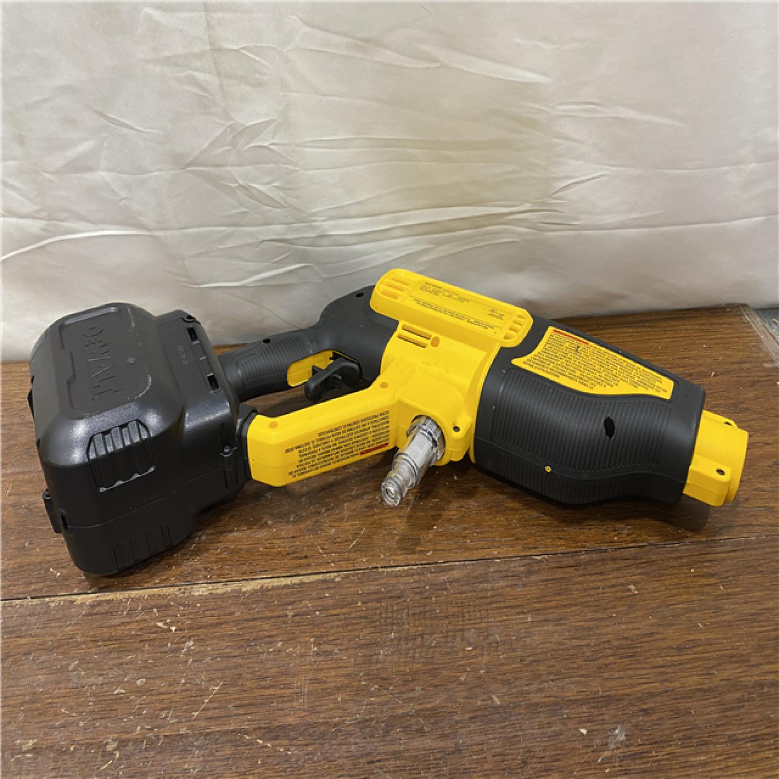 AS-IS Dewalt 20V 550 PSI  1 GPM Cordless Power Cleaner W/ 4 Nozzles Tool-Only DCPW550B
