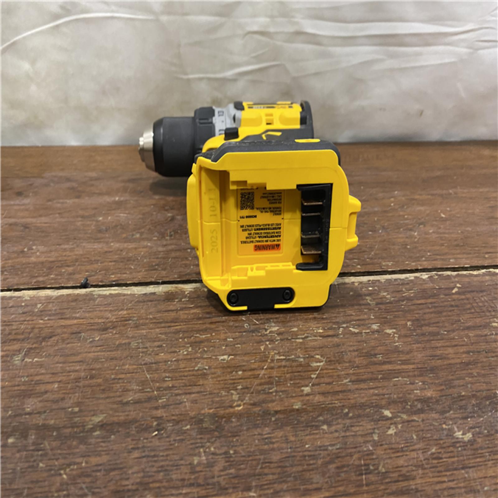 AS-IS DEWALT 20V MAX XR Brushless Cordless 1/2 Drill/Driver Kit