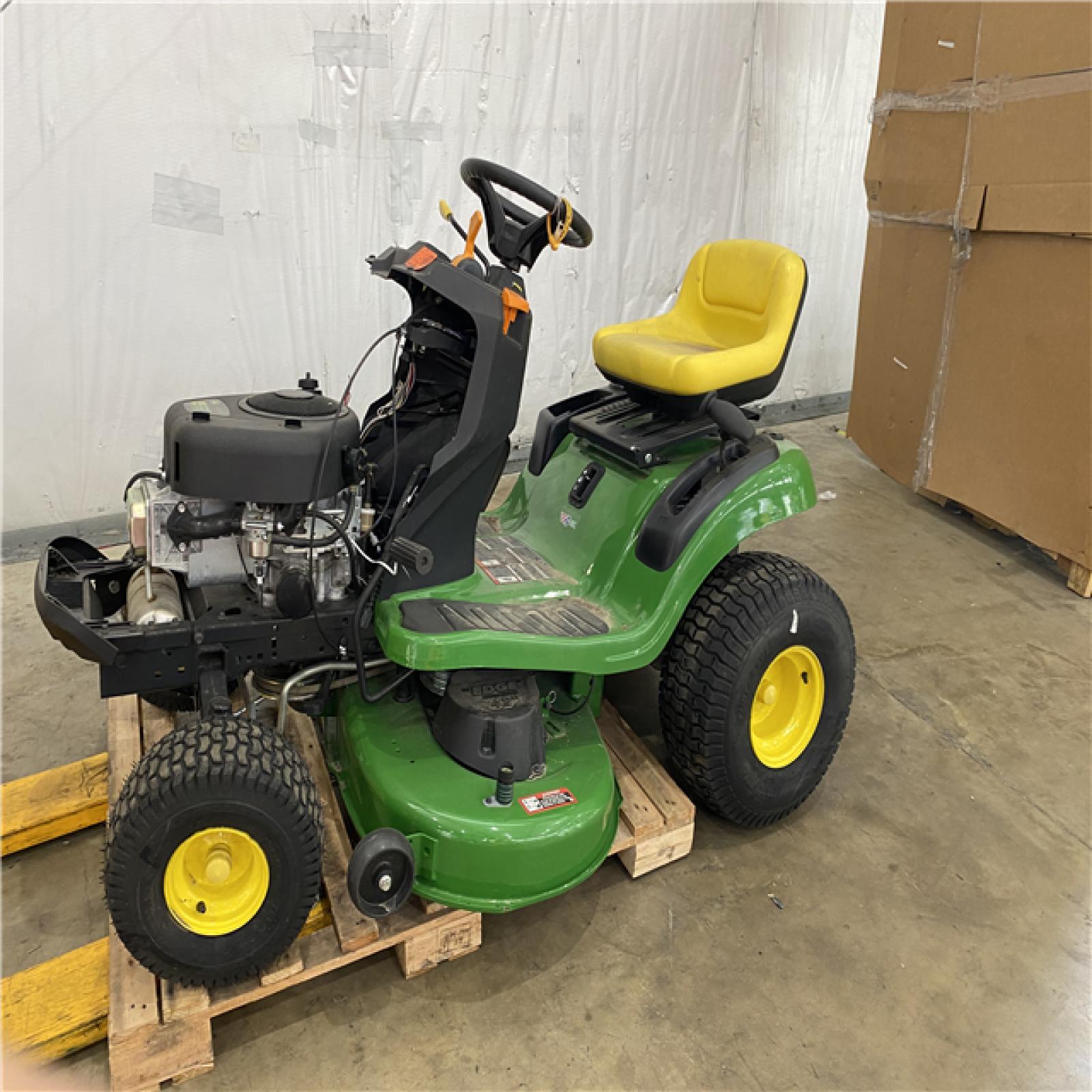 Houston Location AS IS - John Deere 500cc 17.5HP Riding Mower