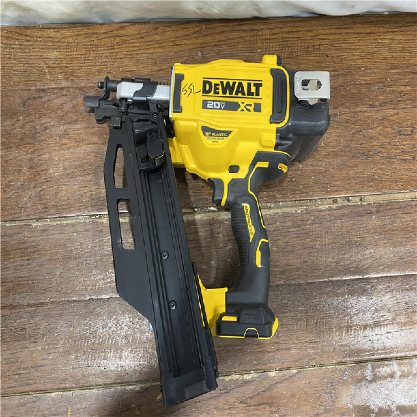 AS-IS DEWALT 20-Volt 21° Cordless Framing Nailer (Tool-Only)