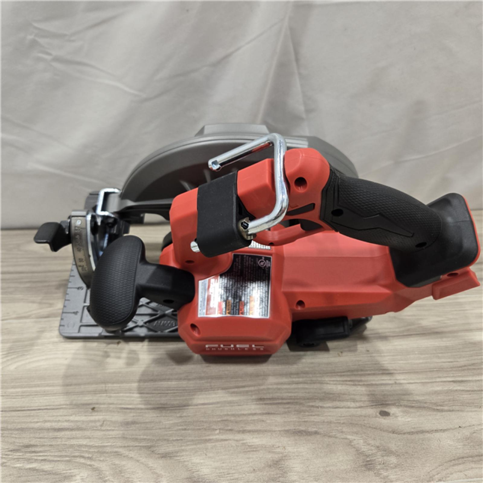 AS-IS Milwaukee M18 FUEL 7-1/4 Inch Circular Saw (Bare Tool)