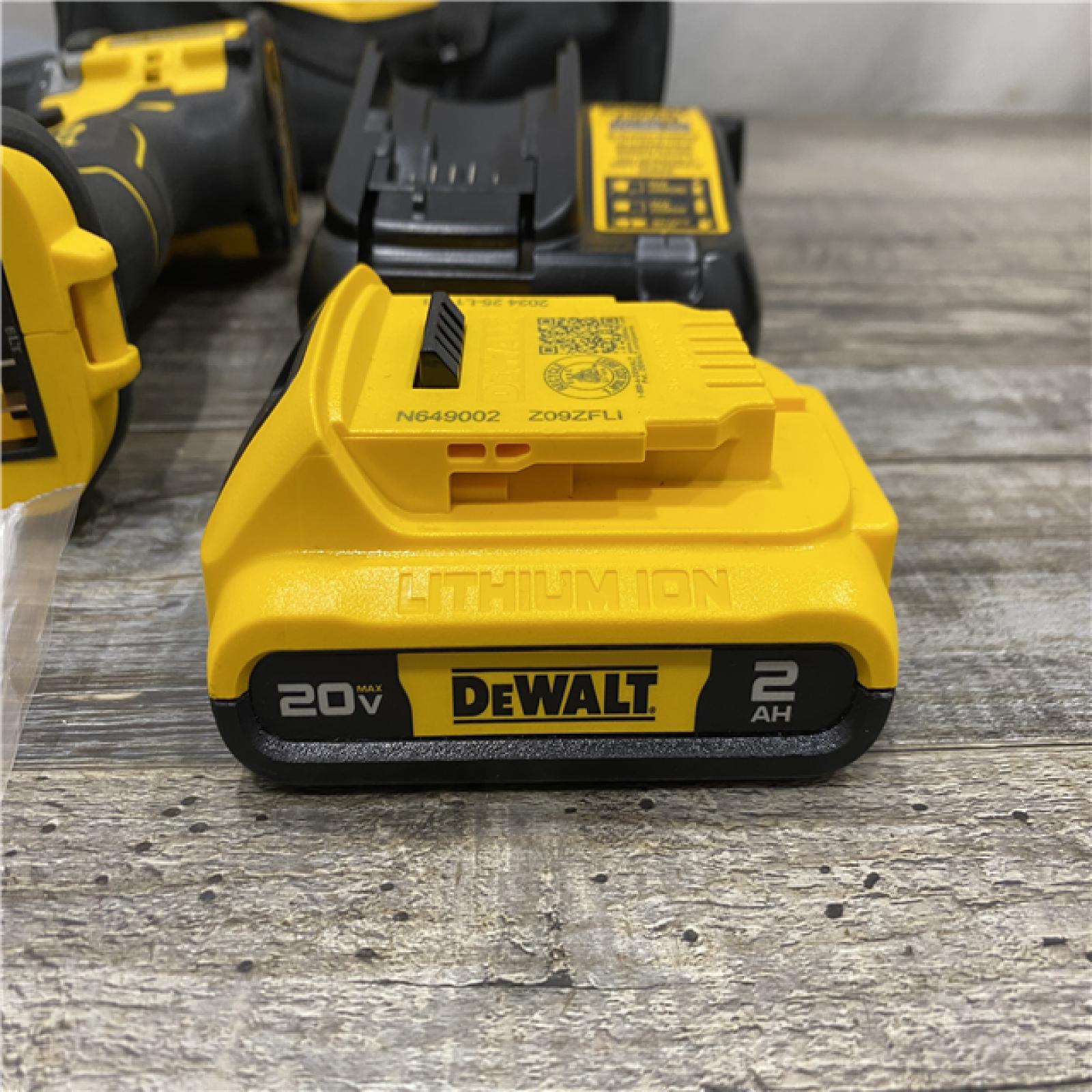 AS-IS DEWALT Atomic 20V Lithium-Ion Cordless Compact 1/2 in. Drill/Driver Kit