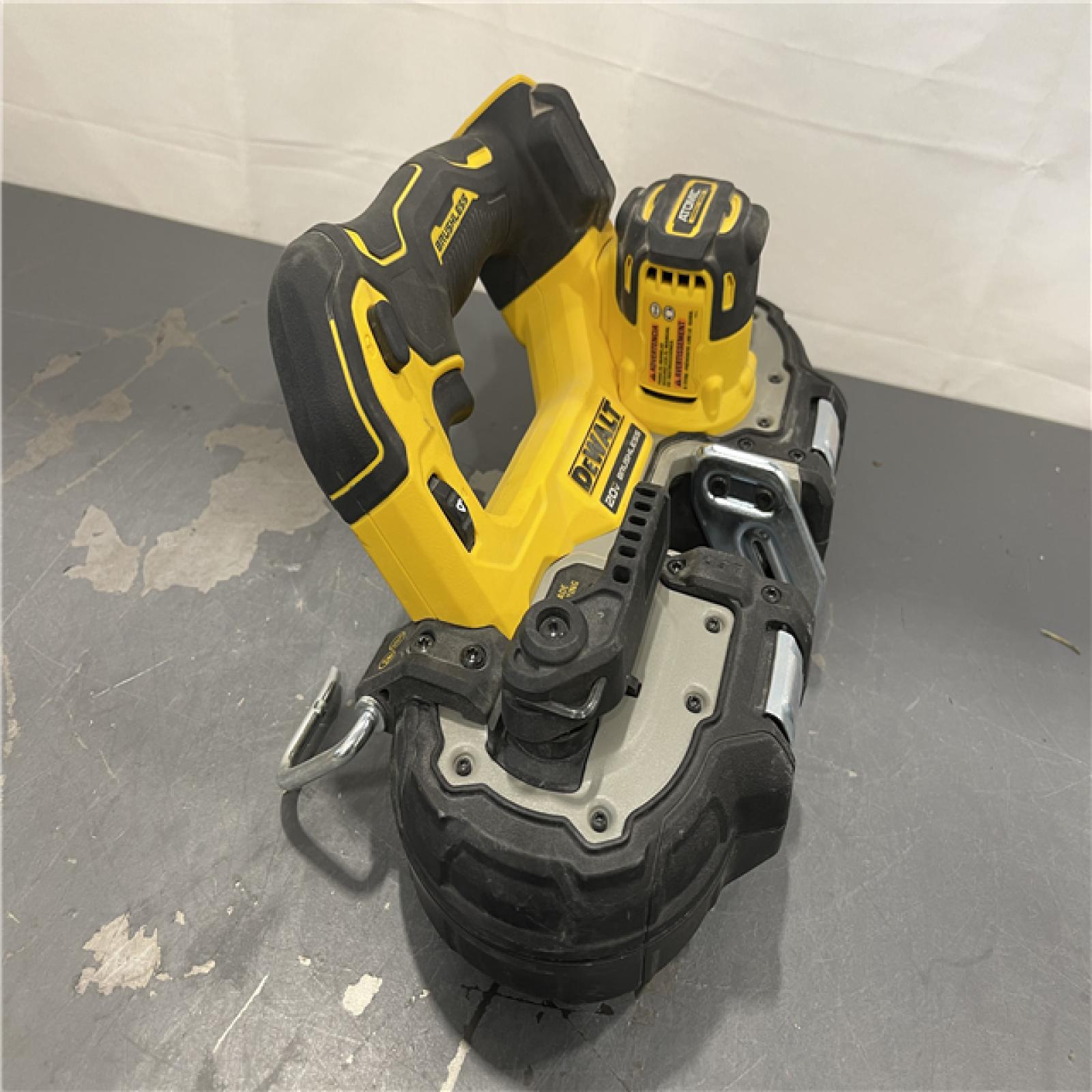 AS-IS - Dewalt ATOMIC 20V MAX Cordless Brushless Compact 1-3/4 in. Bandsaw