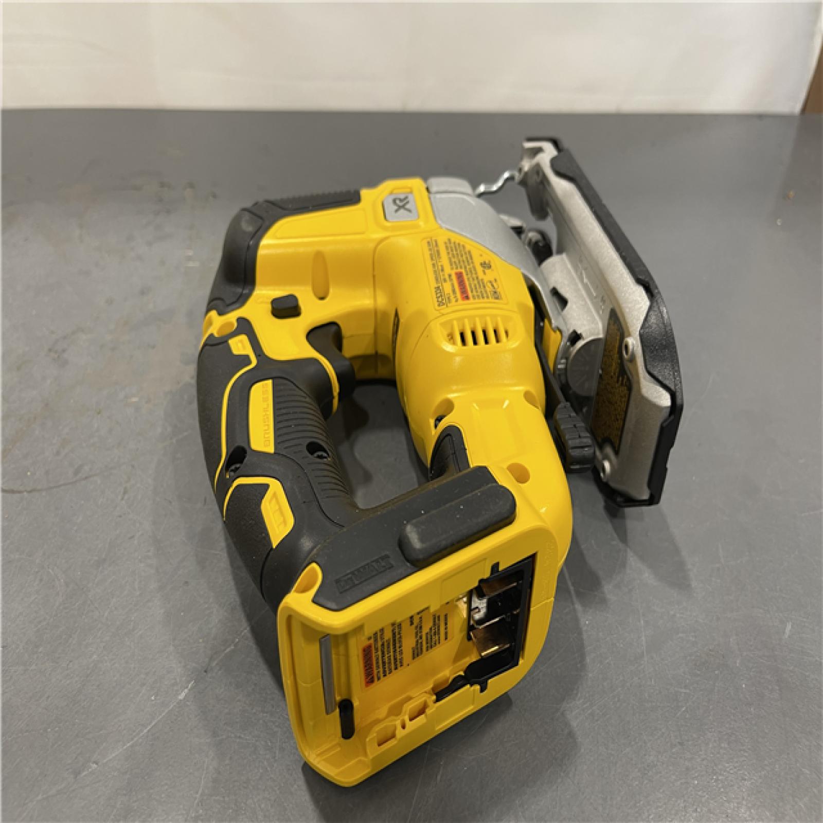 AS-IS - DeWalt 20V MAX XR Cordless Brushless Jigsaw