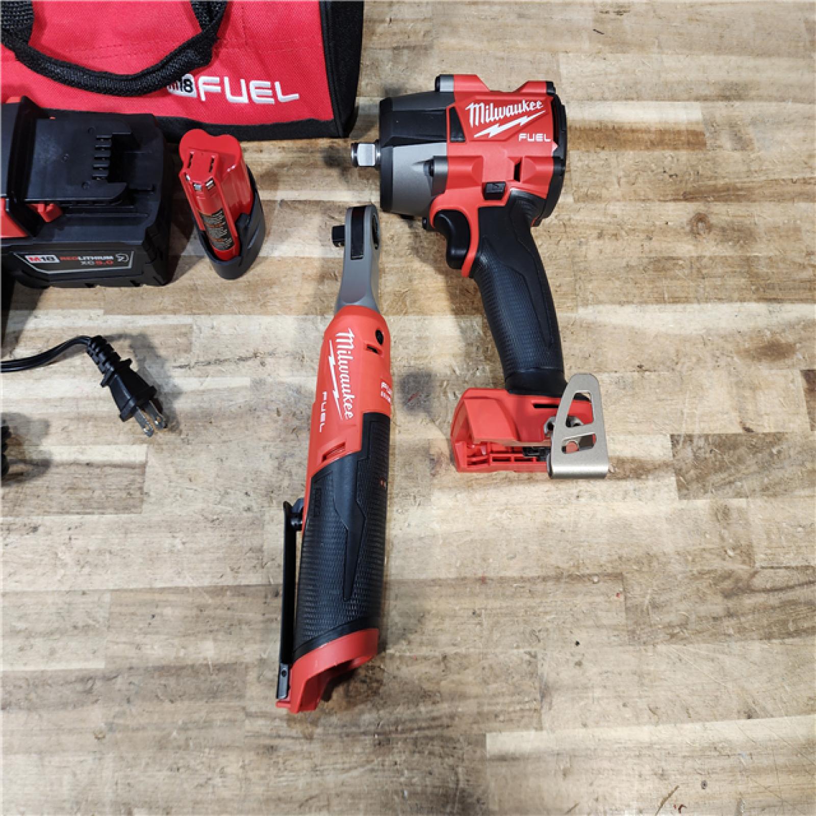 HOUSTON LOCATION - AS - IS Milwaukee 2 Tool Combo Kit W/ (2) Battery & Charger