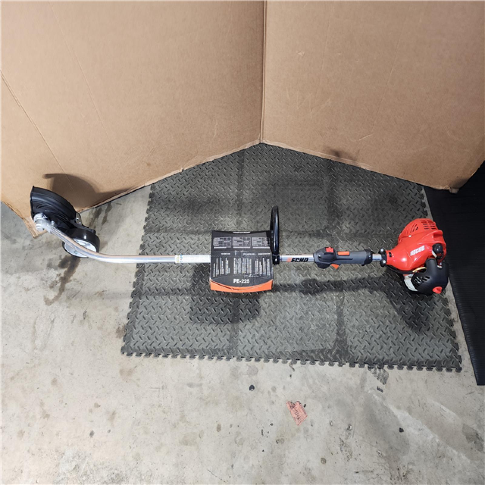 HOUSTON LOCATION - AS-IS (APPEARS LIKE NEW) ECHO 21.2 cc Gas 2-Stroke Lawn Edger
