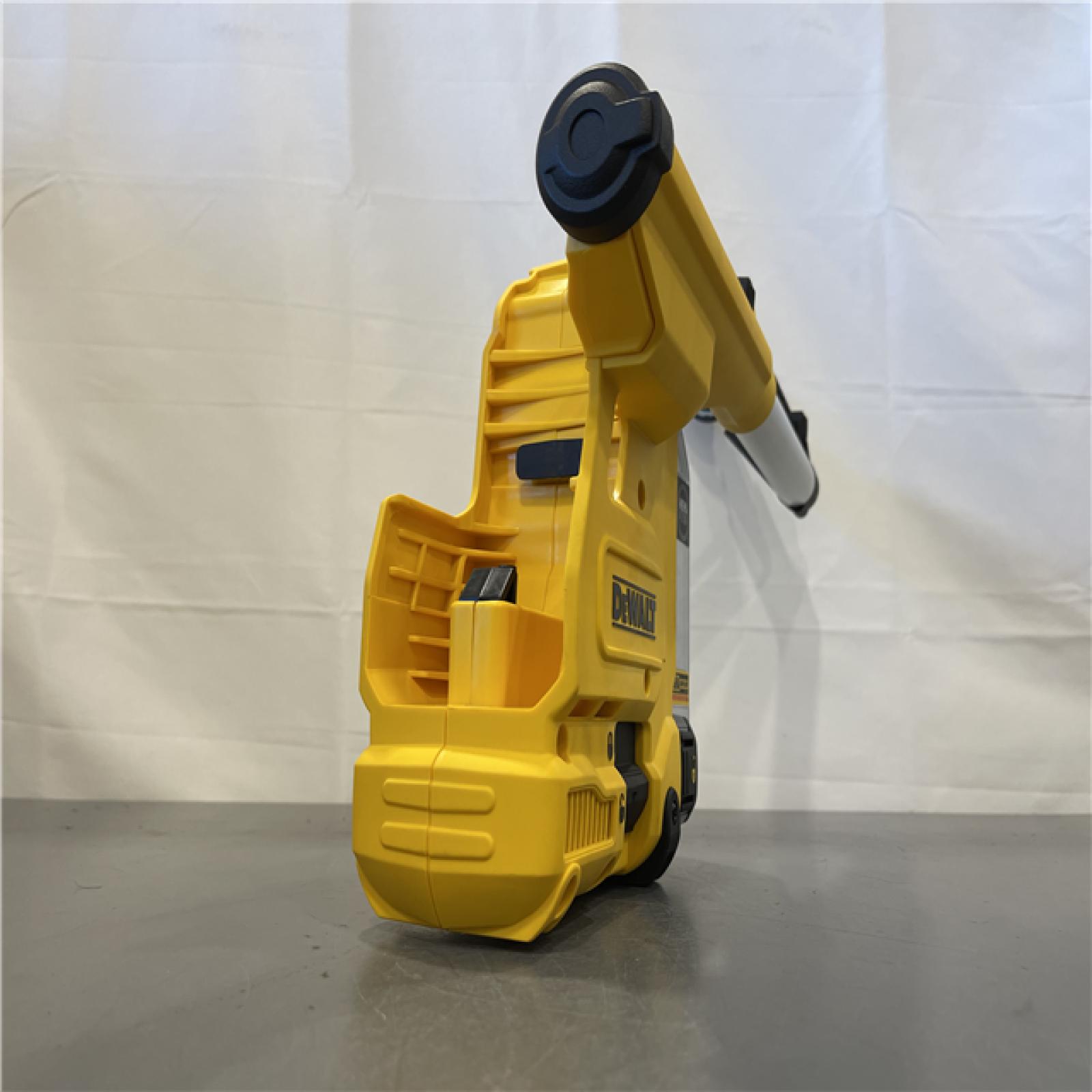 AS-IS - DeWalt Multi-Surface Dust Extractor