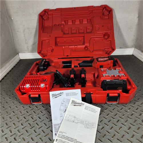 Houston Location - AS-IS Milwaukee-2674-22C M18 Short Throw Press Tool Kit W/ PEX Crimp Jaws (ONLY INCLUDES 1' & 3/4) - Appears IN LIKE NEW Condition -