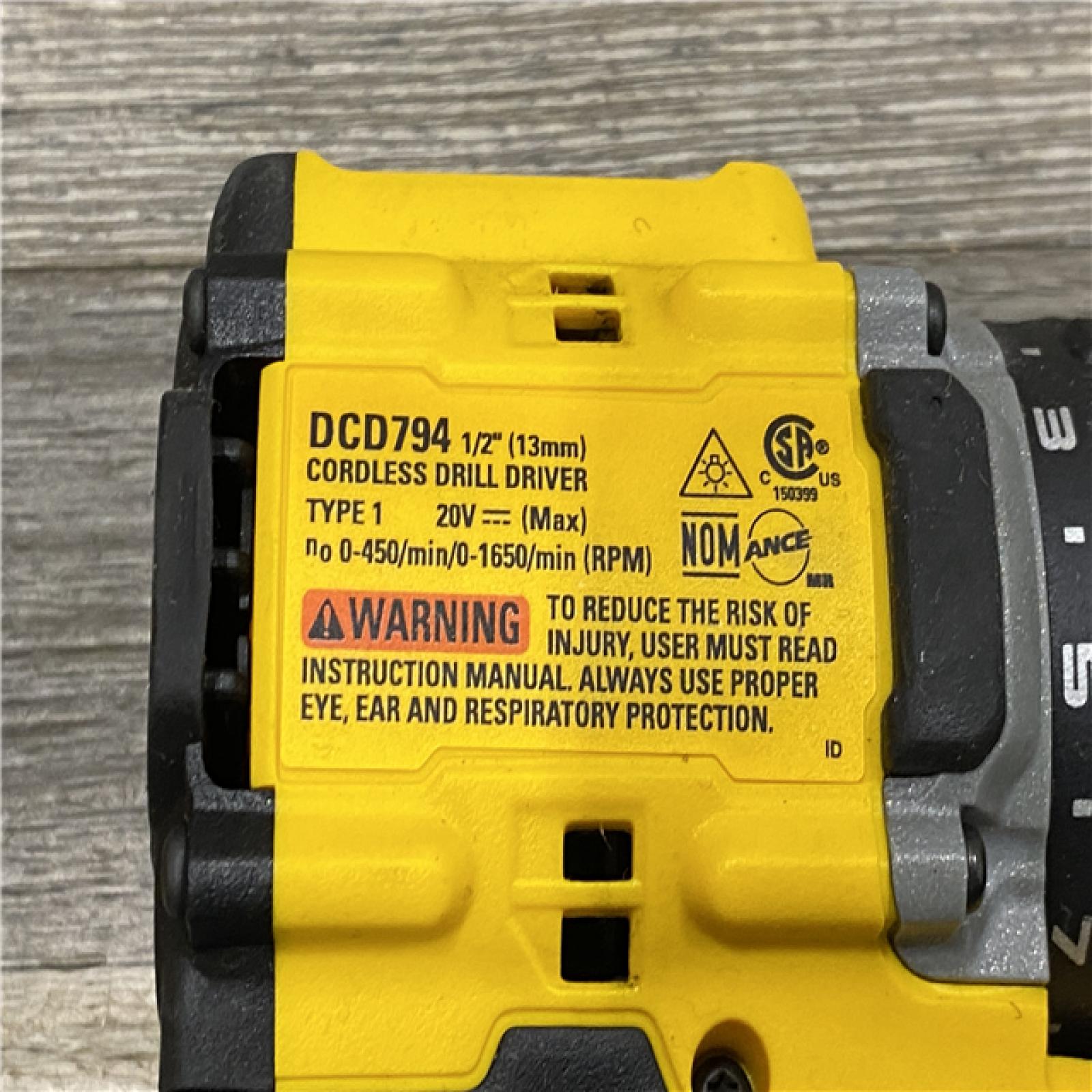 AS-IS DEWALT ATOMIC 20-Volt MAX Lithium-Ion Cordless (2-Tool) Combo Kit