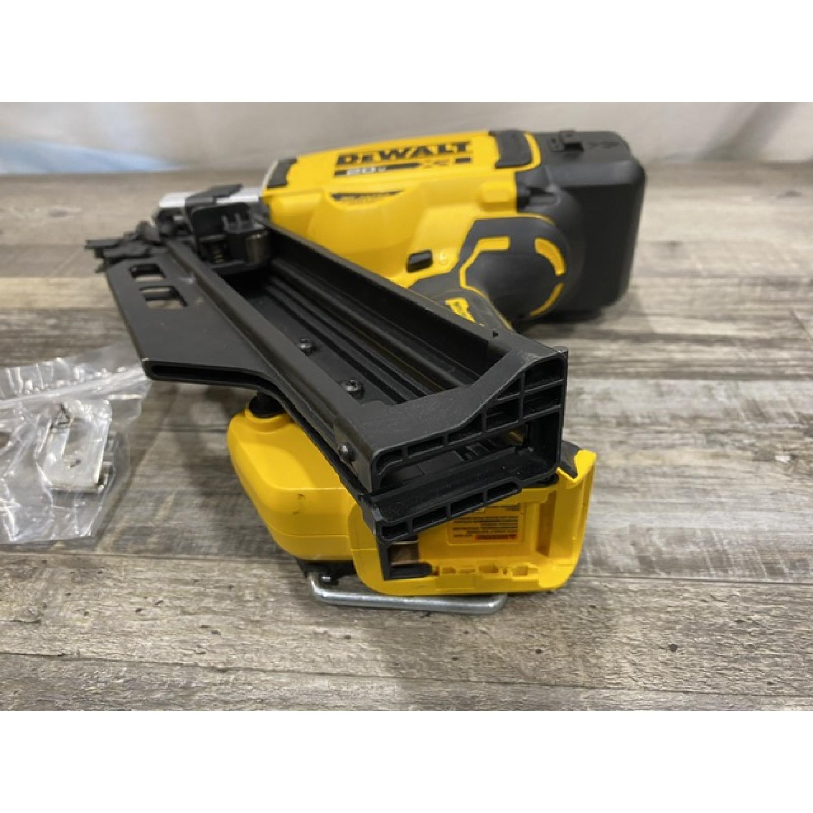 AS-IS DEWALT 20V 30 Degree Cordless Framing Nailer (Tool-Only)
