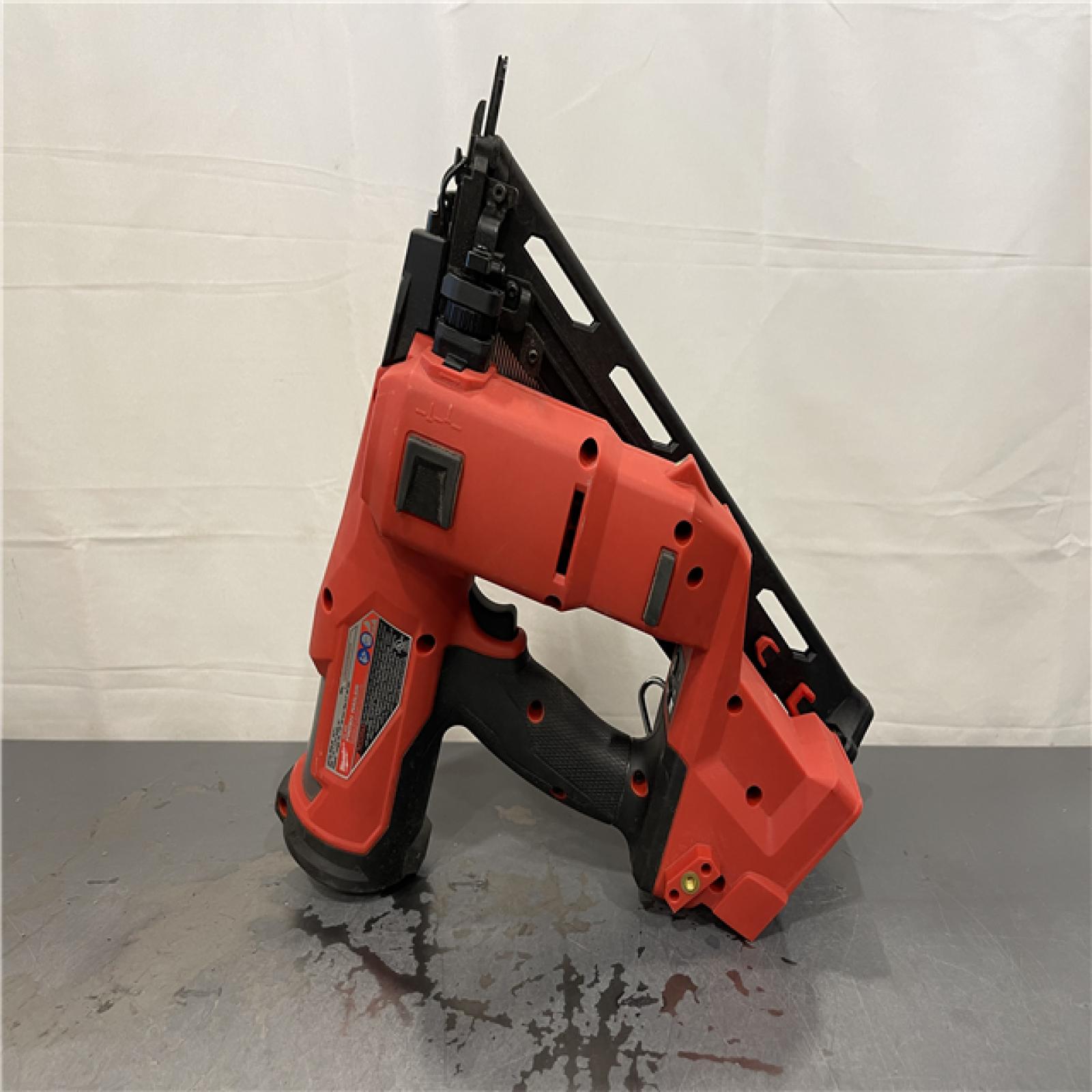 AS-IS - Milwaukee M18 FUEL 18-Volt Lithium-Ion Brushless Cordless Gen II 15-Gauge Angled Finish Nailer