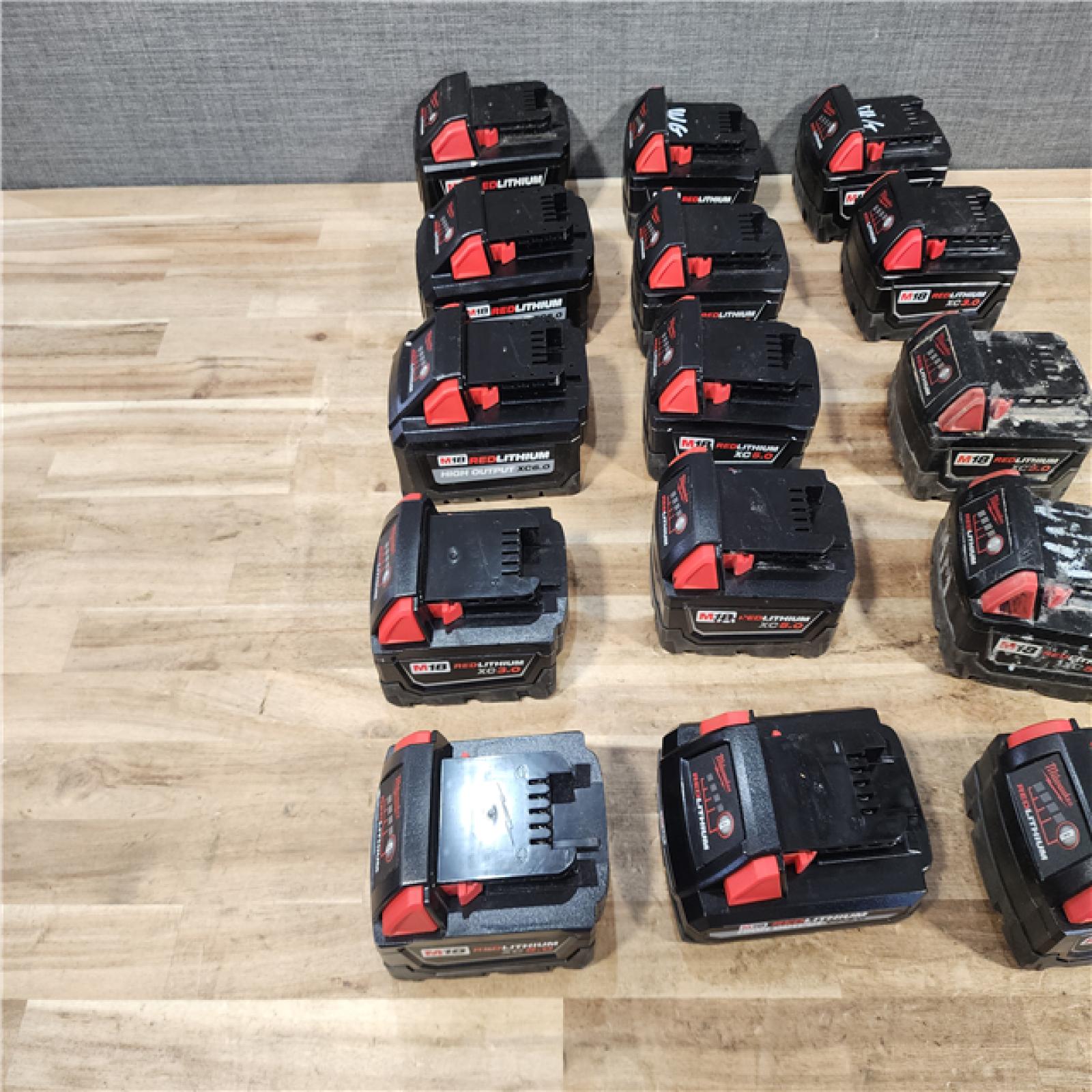 HOUSTON LOCATION - AS - IS MILWAUKEE BATTERY PACK QTY - 15