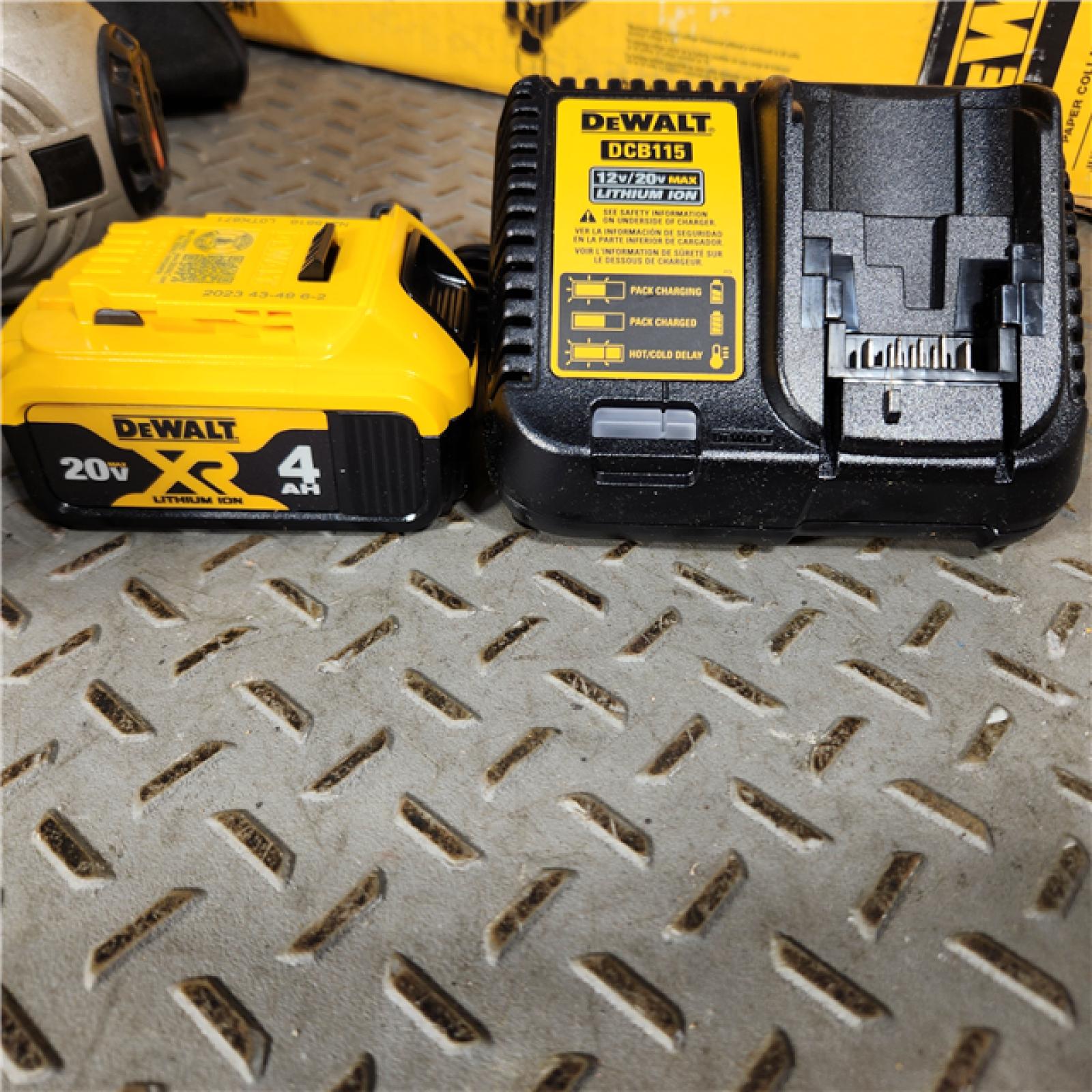 Houston Location - AS-IS Dewalt - DCN692M1 - Cordless Framing Nailer, Voltage 20.0 Li-Ion, Battery Included, Fastener Range 2 to 3-1/2 - Appears IN GOOD  Condition