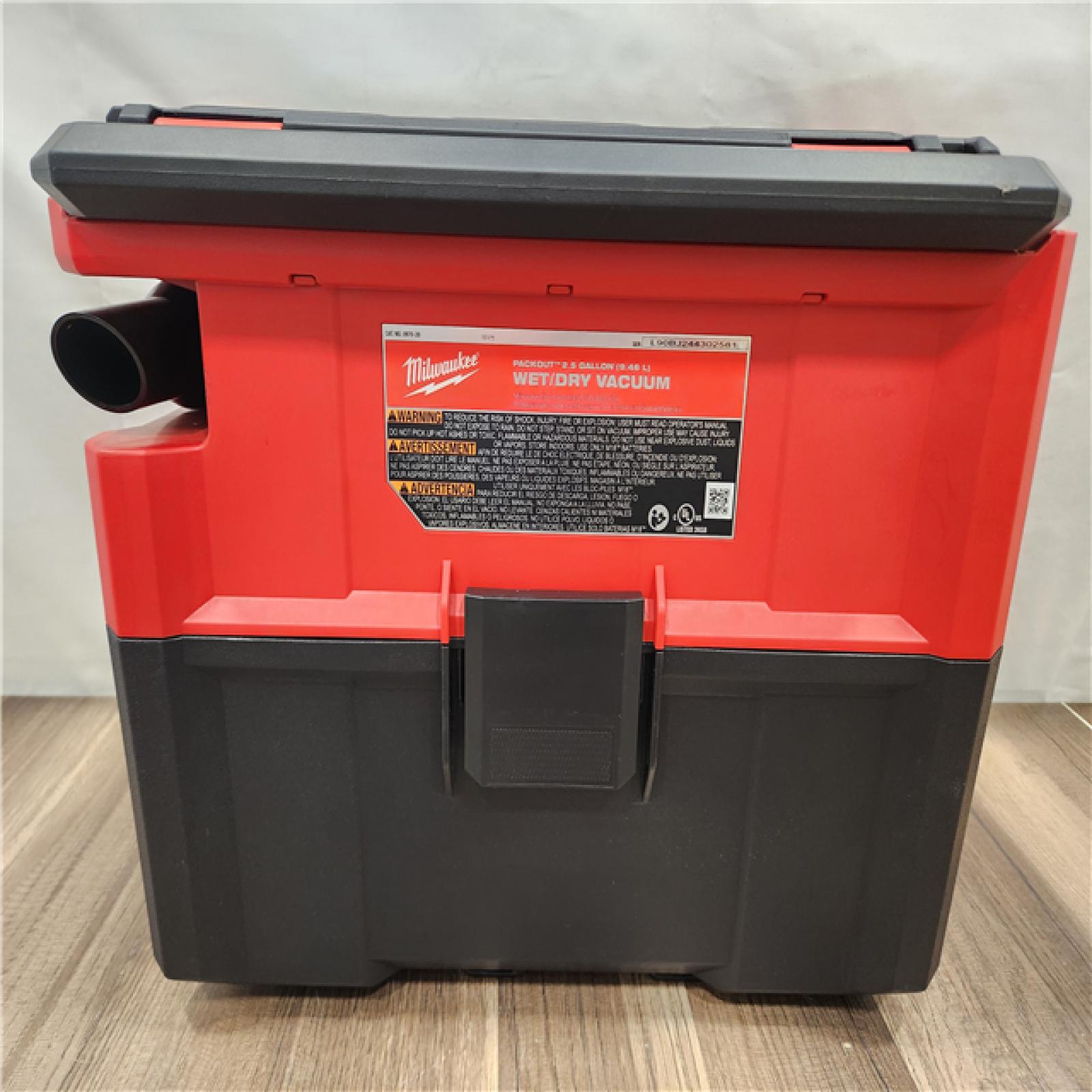 AS-IS- MILWAUKEE M18 FUEL PACKOUT 18-Volt Lithium-Ion Cordless 2.5 Gal. Wet/Dry Vacuum (TOOL ONLY)