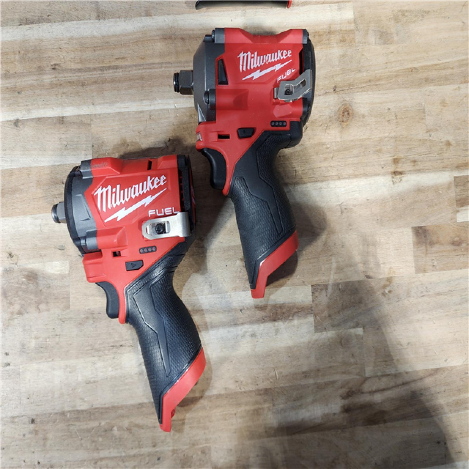 HOUSTON LOCATION - AS-IS MILWAUKEE 3 TOOL COMBO KIT W/ (2) BATTERY & CHARGER