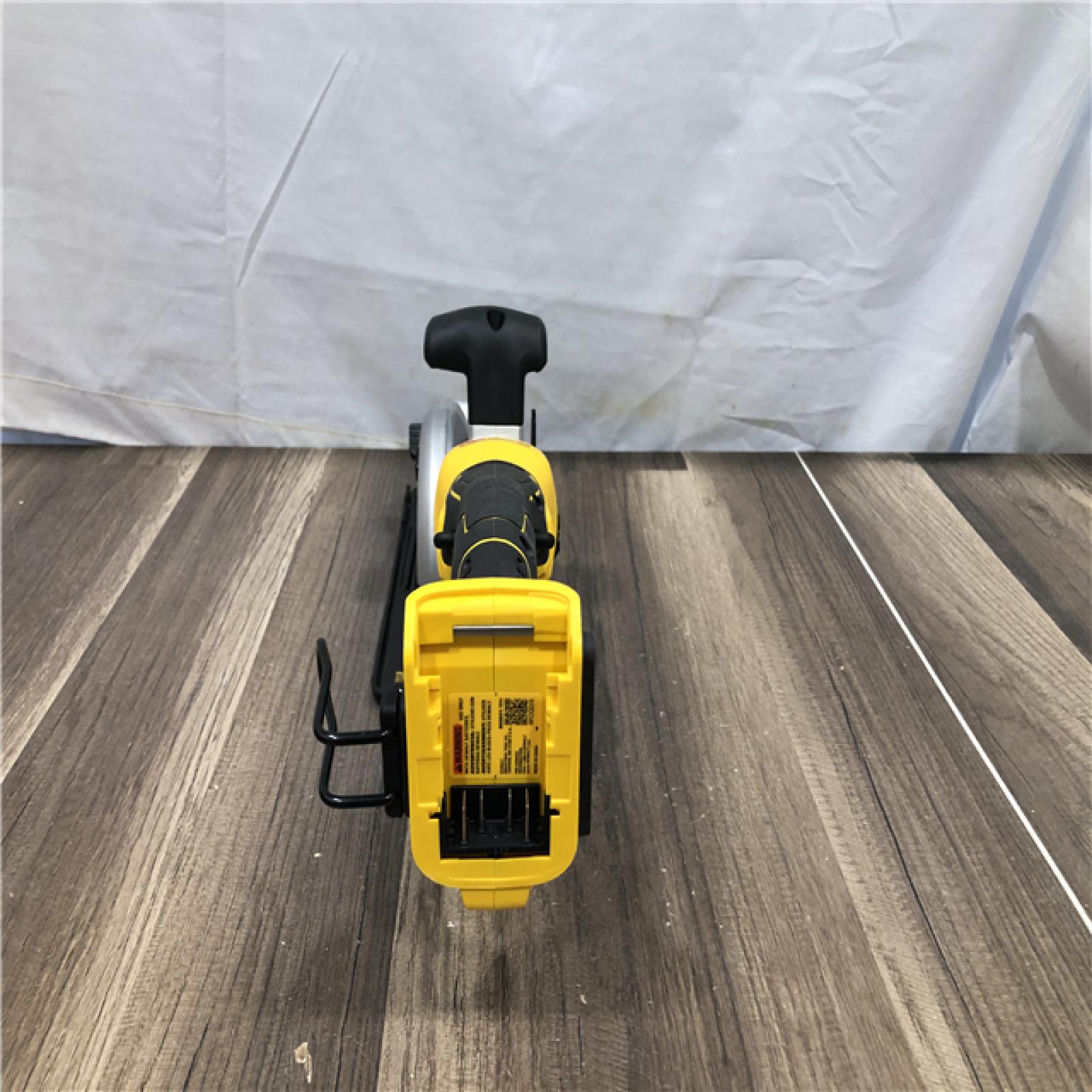 AS-IS DEWALT ATOMIC 20V MAX Cordless Brushless 4-1/2 in. Circular Saw (Tool Only)