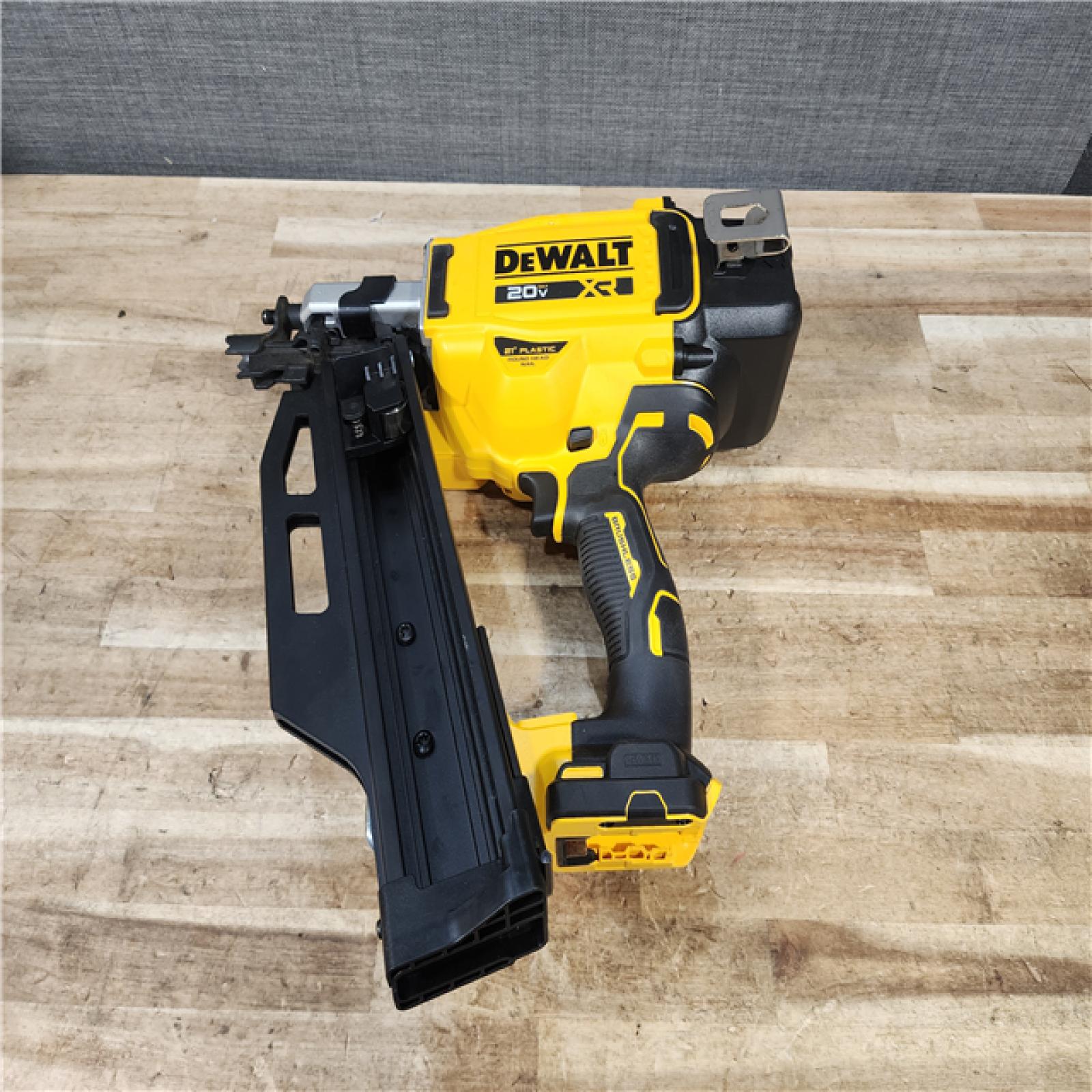 HOUSTON LOCATION - AS - IS DEWALT 20-Volt 21° Cordless Framing Nailer (Tool-Only)