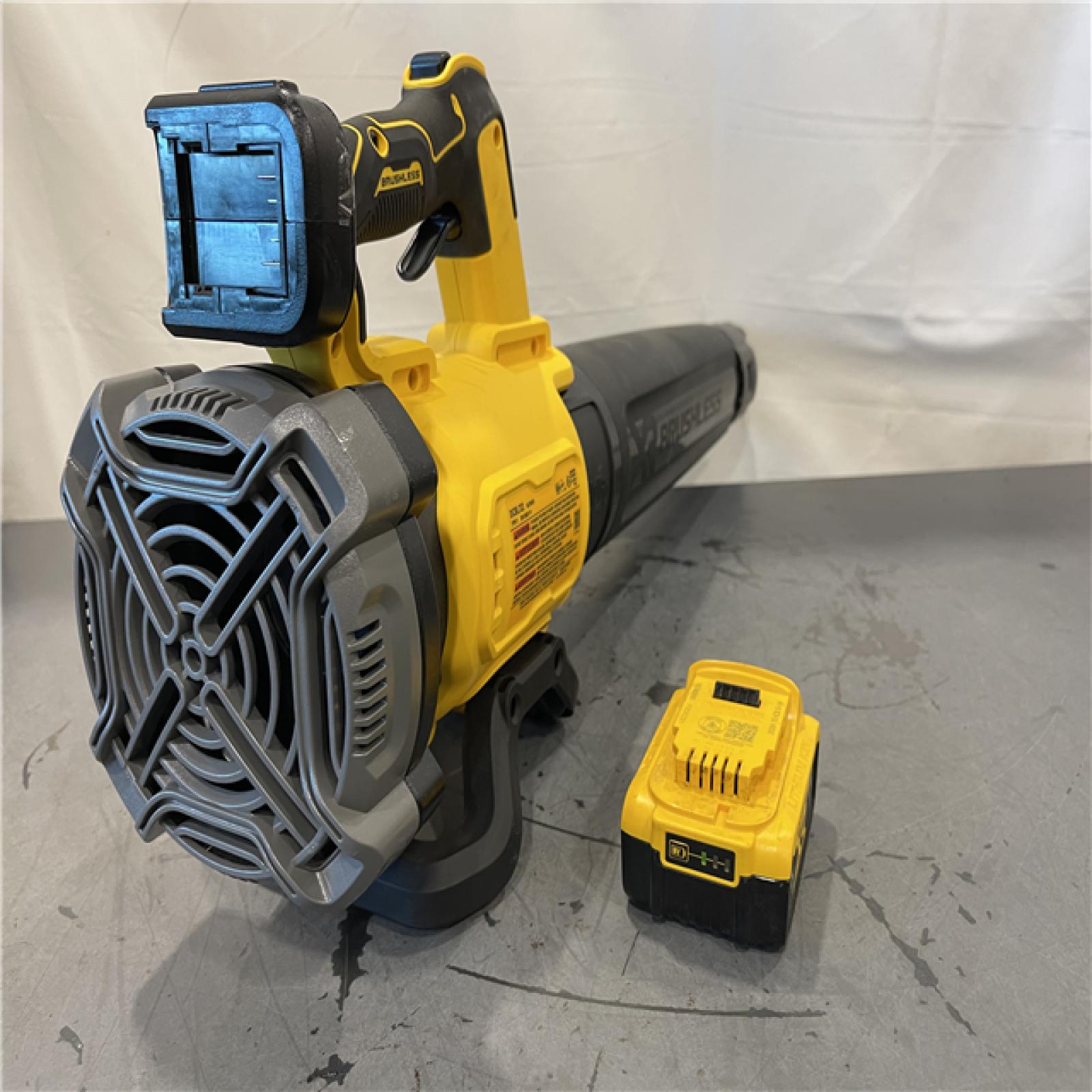 AS-IS - DeWalt Brushless Cordless Battery Powered Handheld Leaf Blower Kit