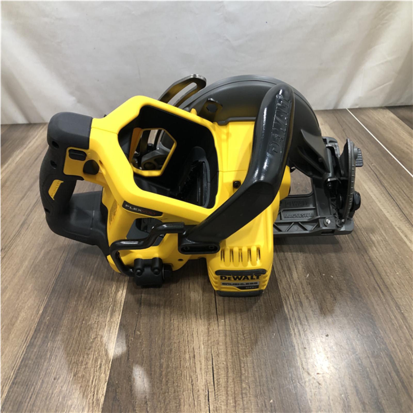 AS-IS DEWALT FLEXVOLT 60V MAX Cordless Brushless 7-1/4 in. Wormdrive Style Circular Saw (Tool Only)