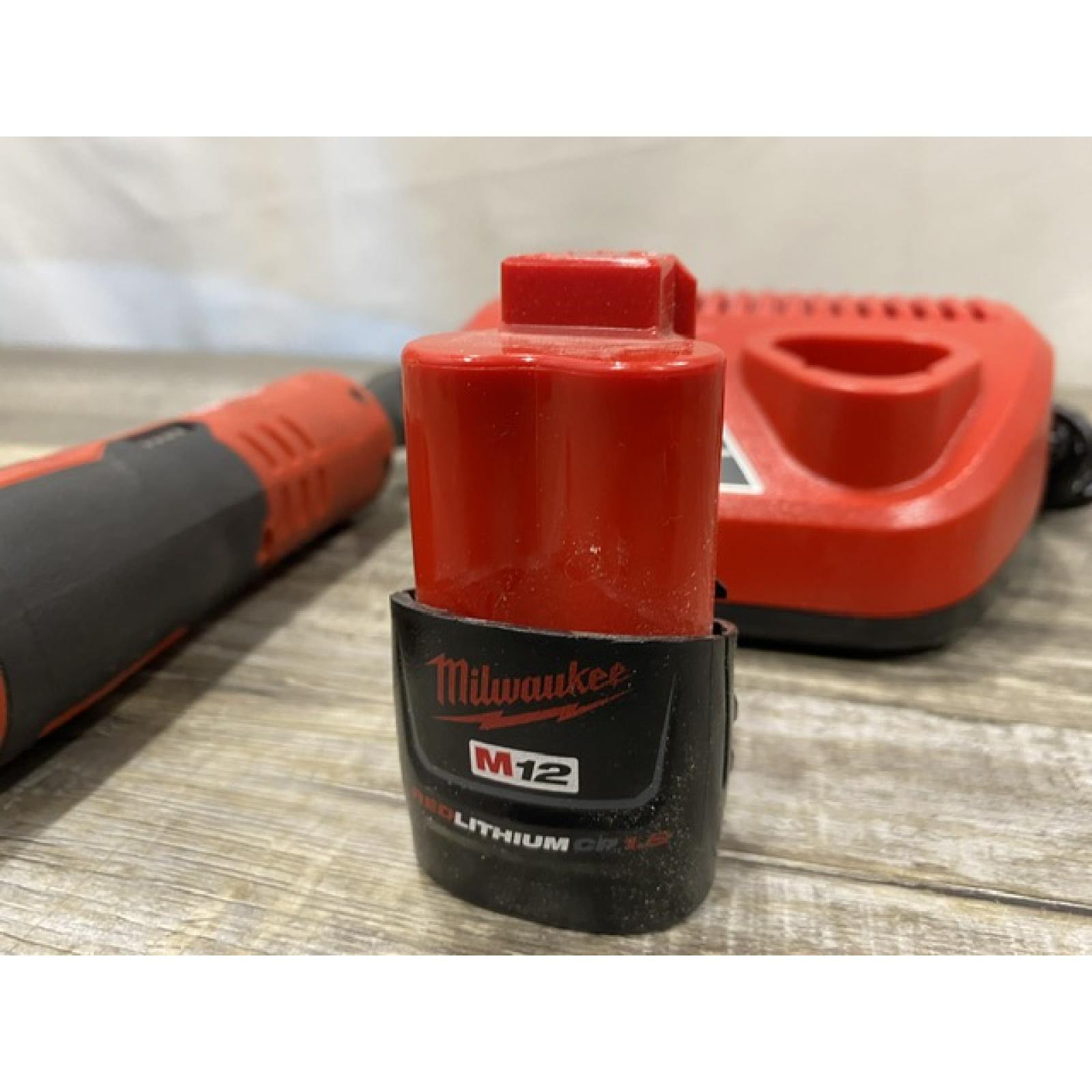 AS-IS Milwaukee 12V Lithium-Ion Cordless 3/8 in. Ratchet Kit