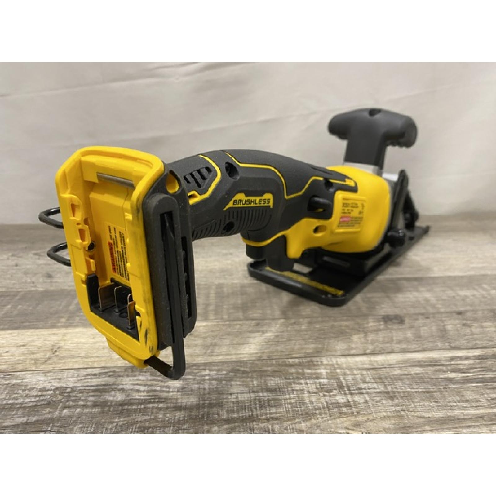 AS-IS DEWALT ATOMIC 20V MAX Cordless Brushless 4-1/2 in. Circular Saw (Tool Only)