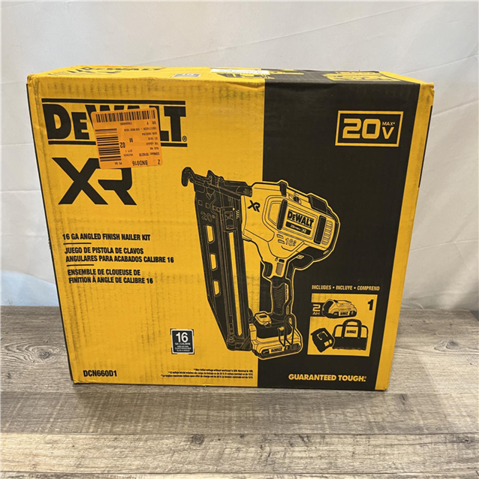 NEW - DEWALT 20V MAX XR 16-Gauge Electric Cordless Angled Finishing Nailer Kit