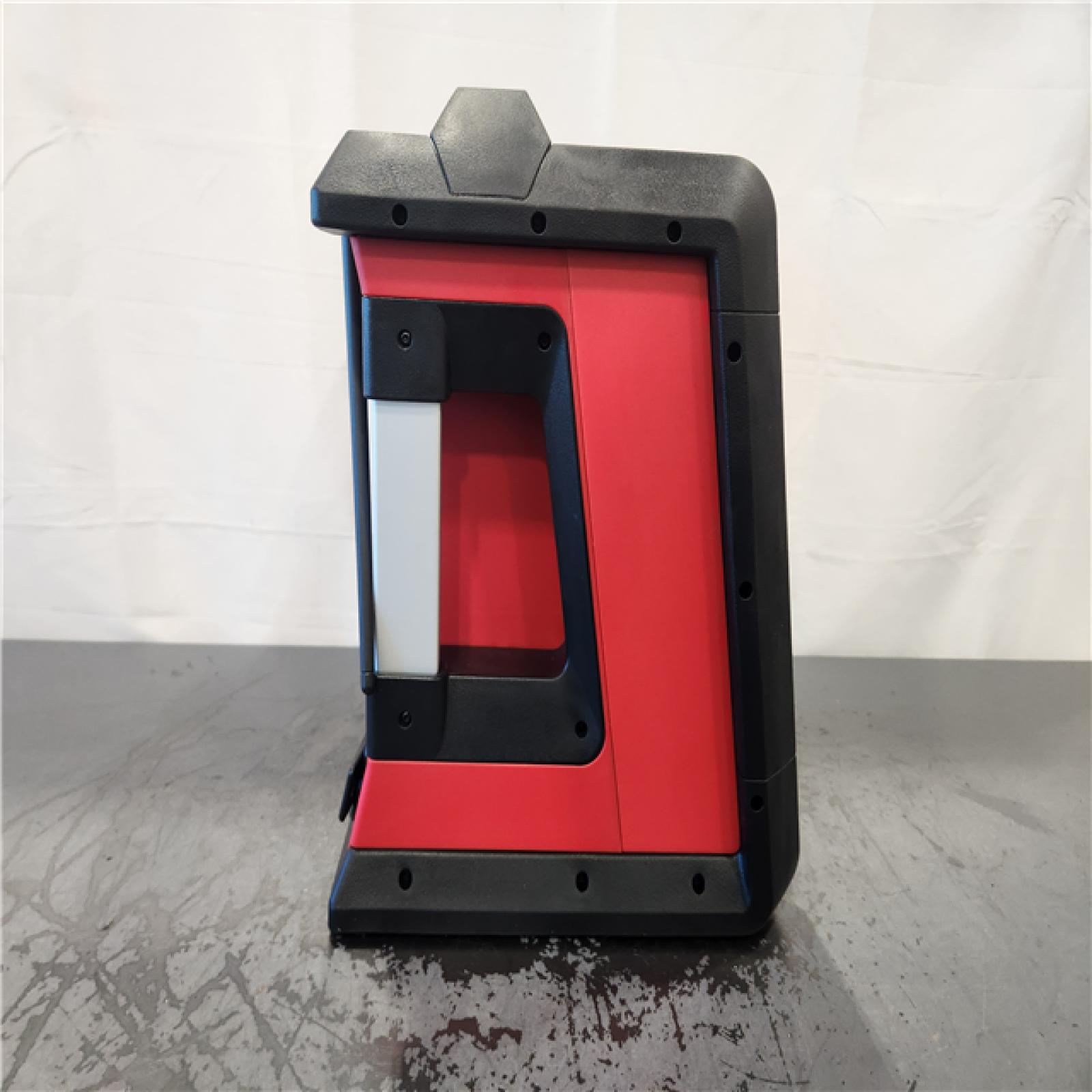 AS-IS- Milwaukee M18 Lithium-Ion Cordless Jobsite Radio/Charger