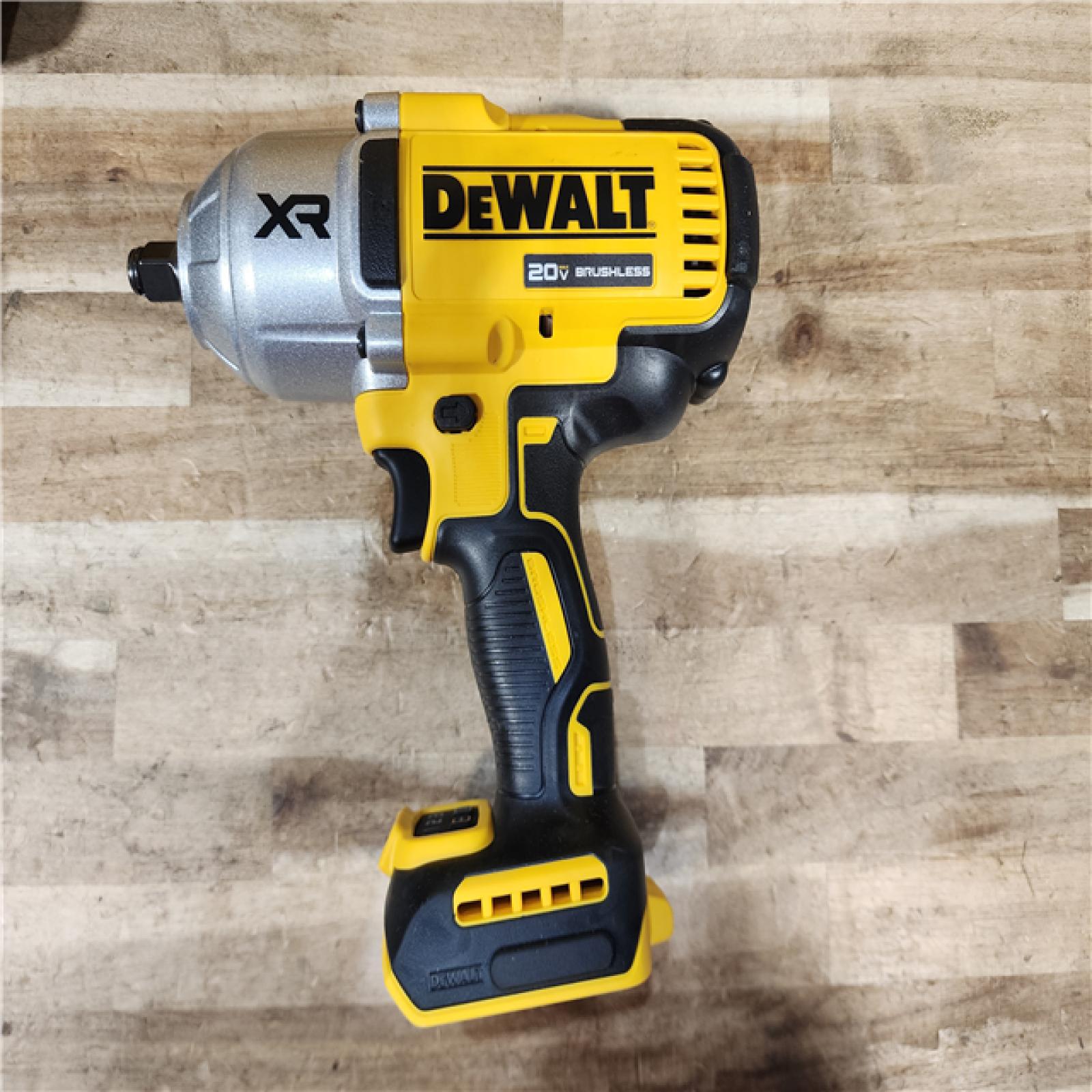 HOUSTON LOCATION - AS-IS (APPEARS LIKE NEW) DEWALT 20V MAX Lithium-Ion Cordless 1/2 in. Impact Wrench Kit