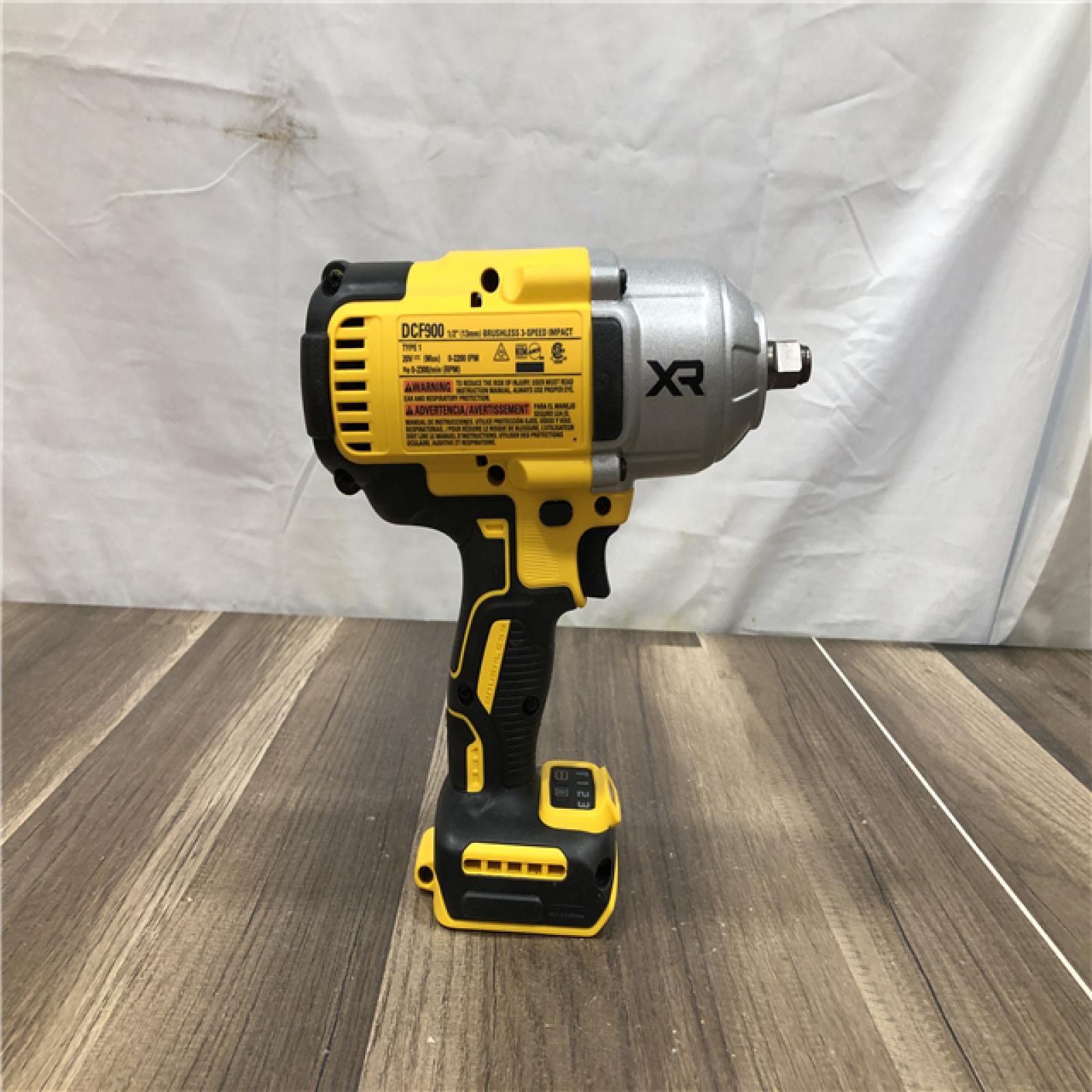 AS-IS DEWALT 20V MAX Lithium-Ion Cordless 1/2 in. Impact Wrench Kit