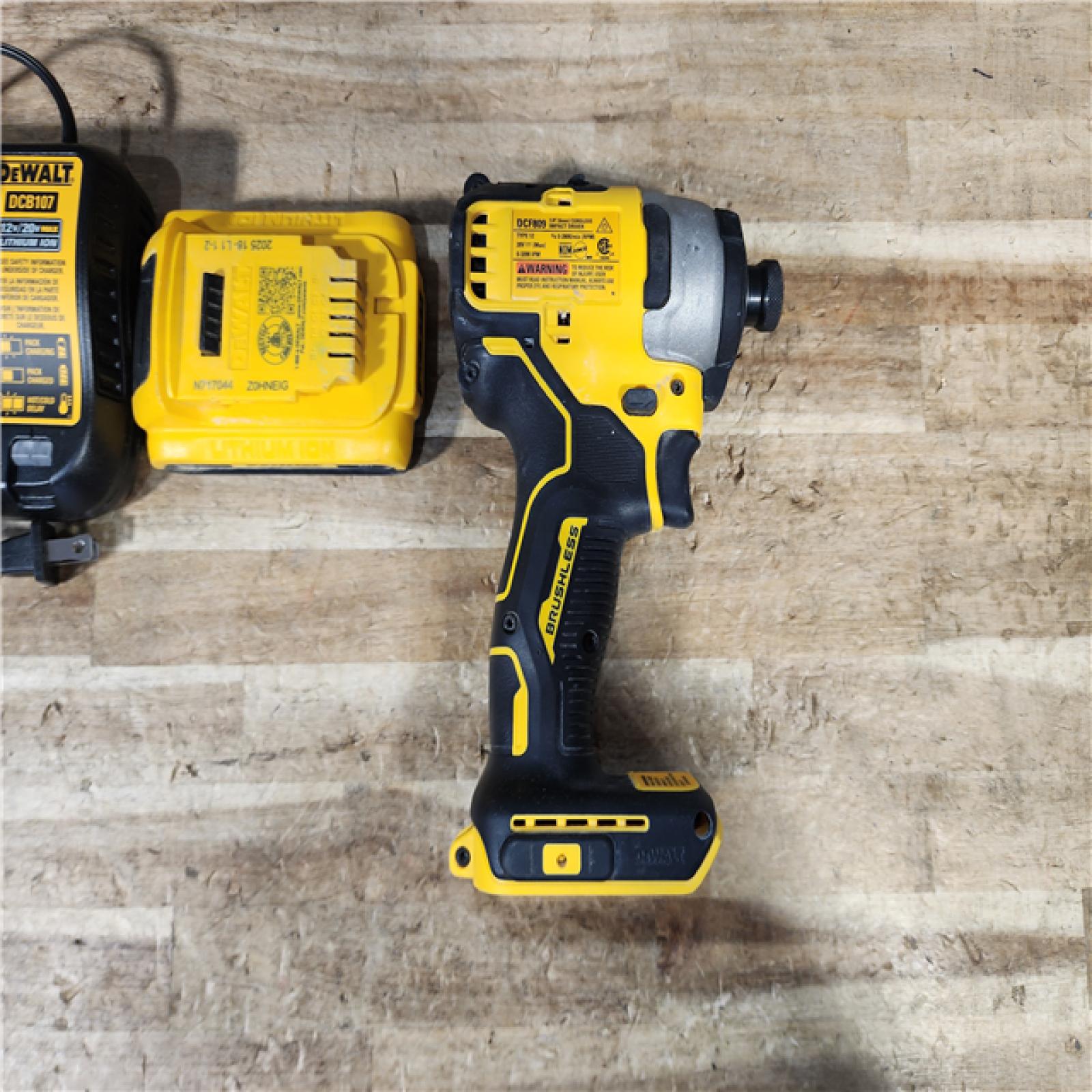 HOUSTON LOCATION - AS - IS DEWALT Atomic 20V Max Lithium-Ion Brushless Cordless Compact 1/4 in. Impact Driver Kit